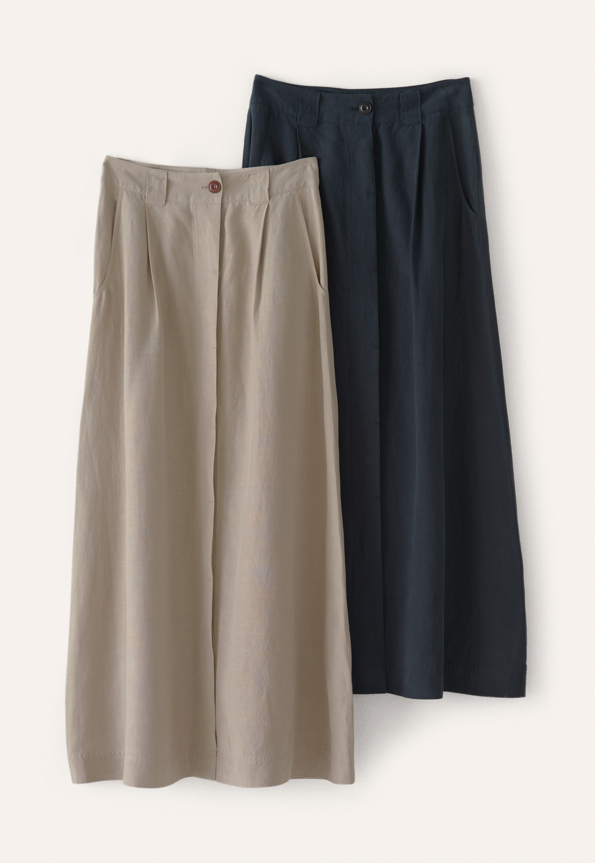 Button-front skirt