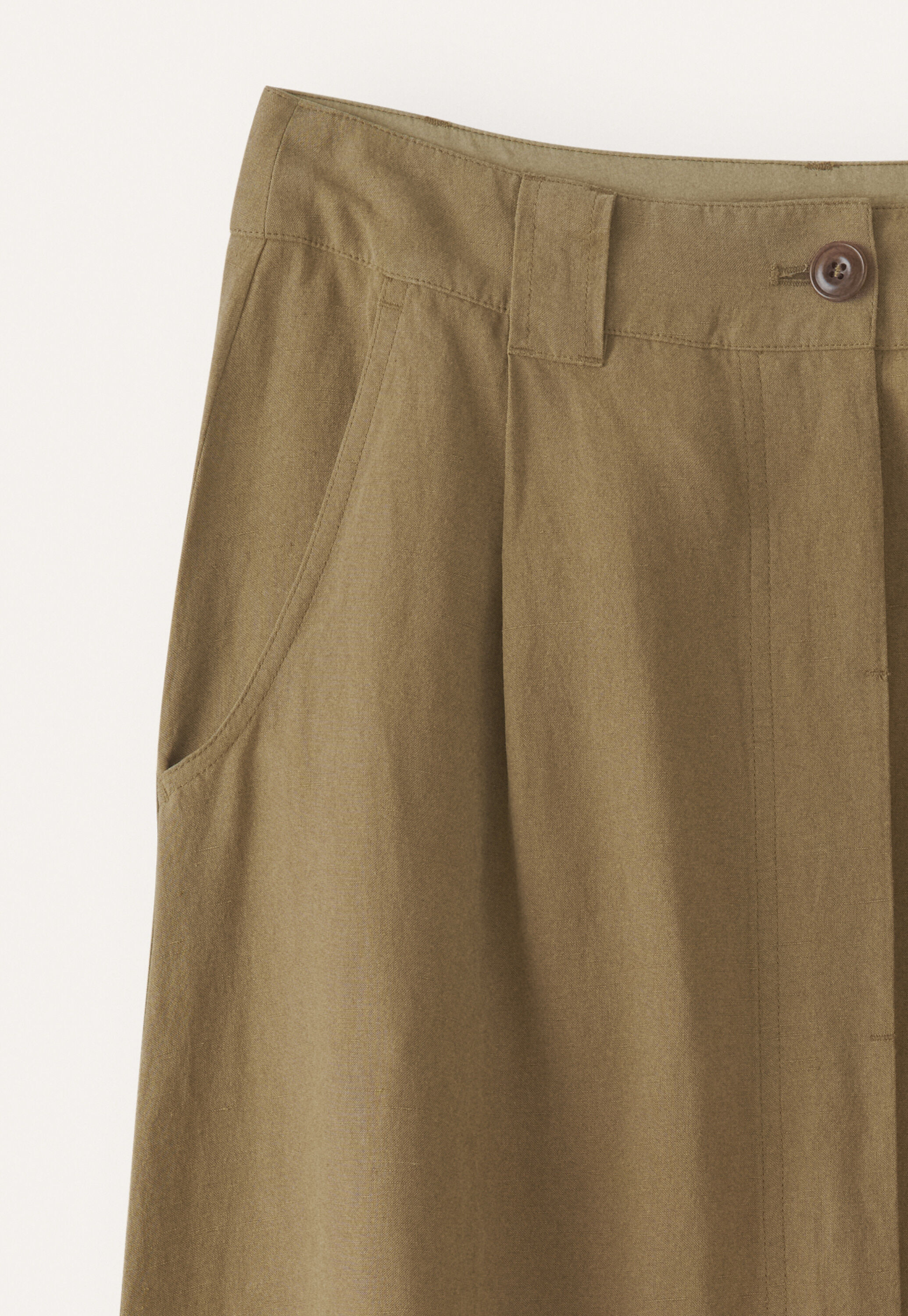 Button-front skirt