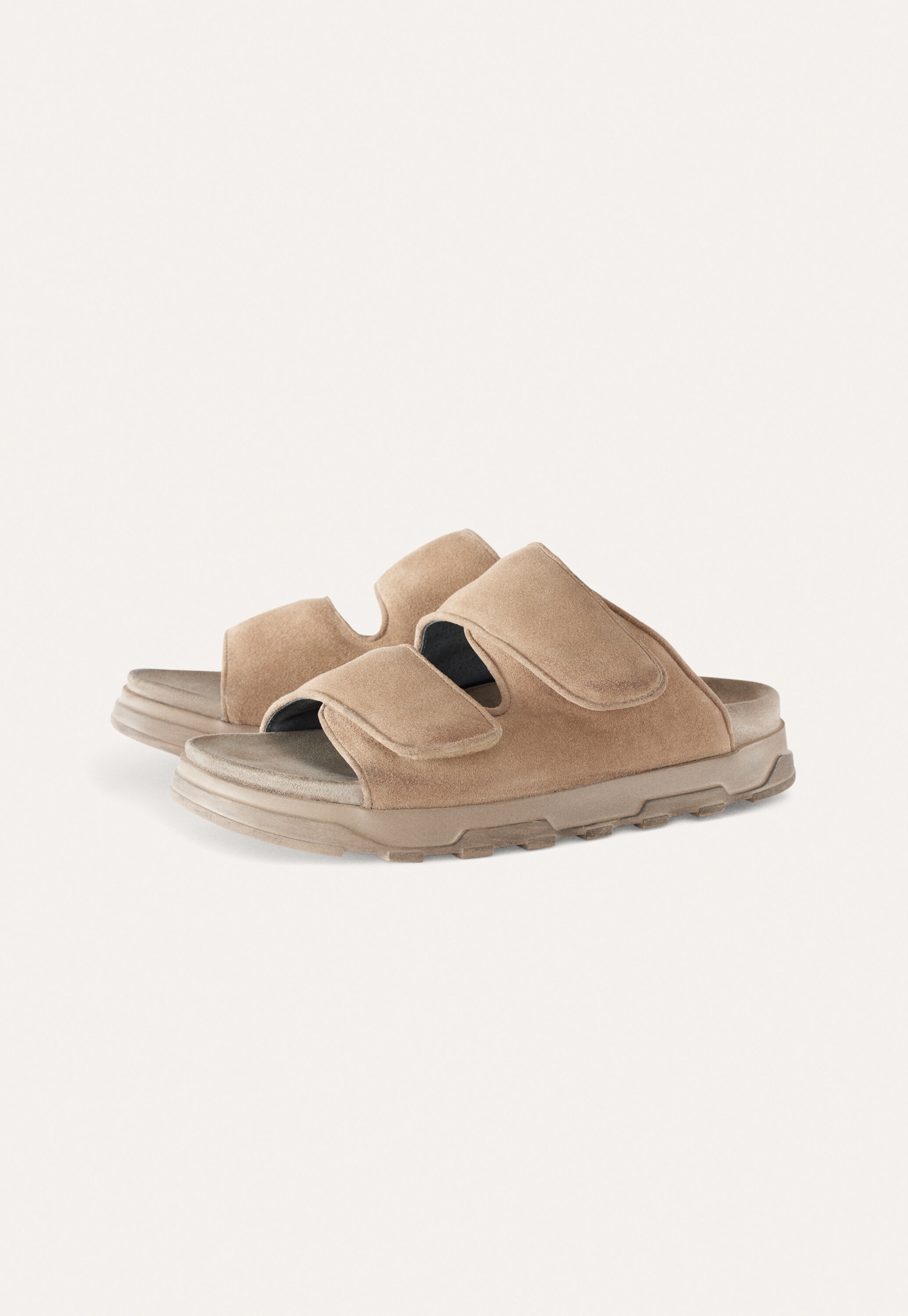 Wedge sandal with cut-out
