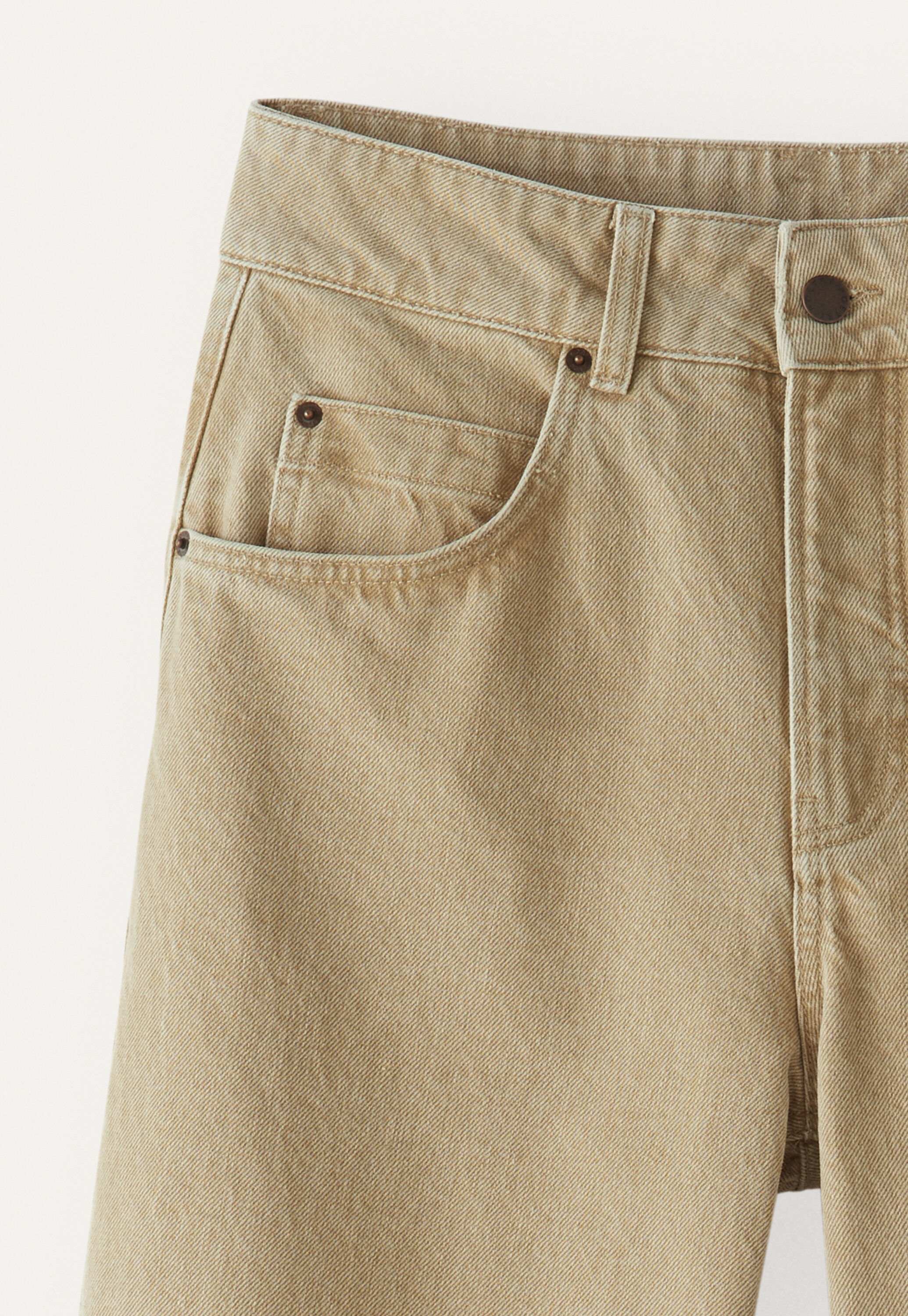 Straight-leg jeans