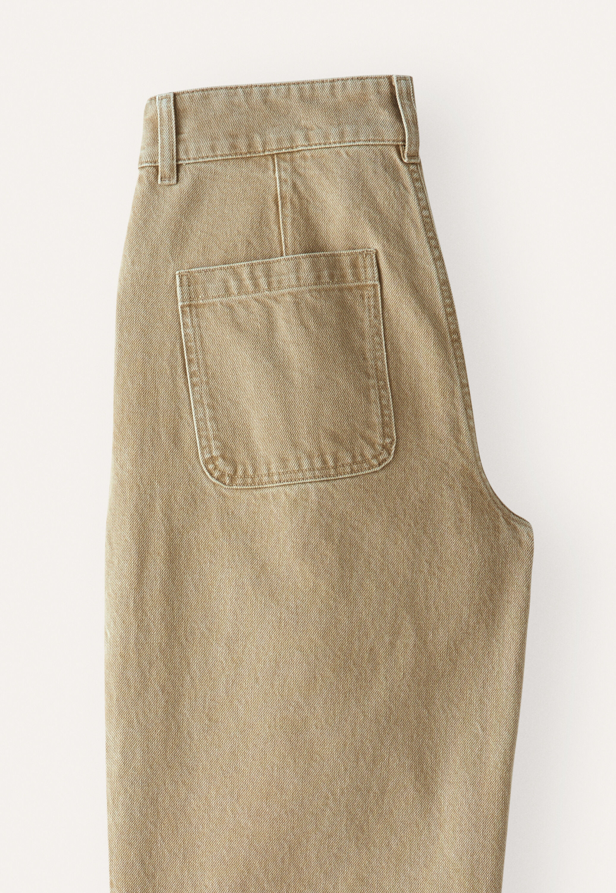 Straight-leg jeans