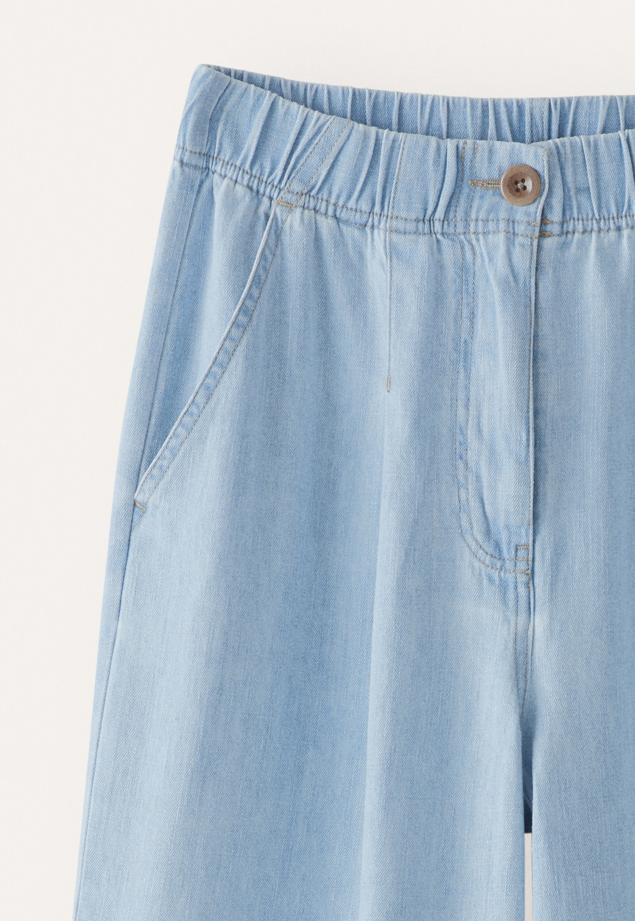 Indigo-dyed wide trousers
