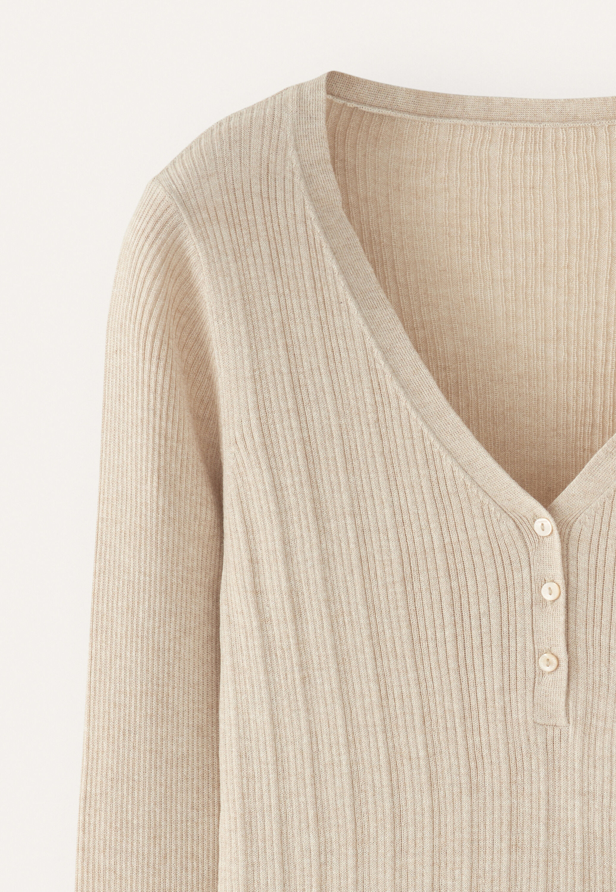 Ribbed v-neck sweater