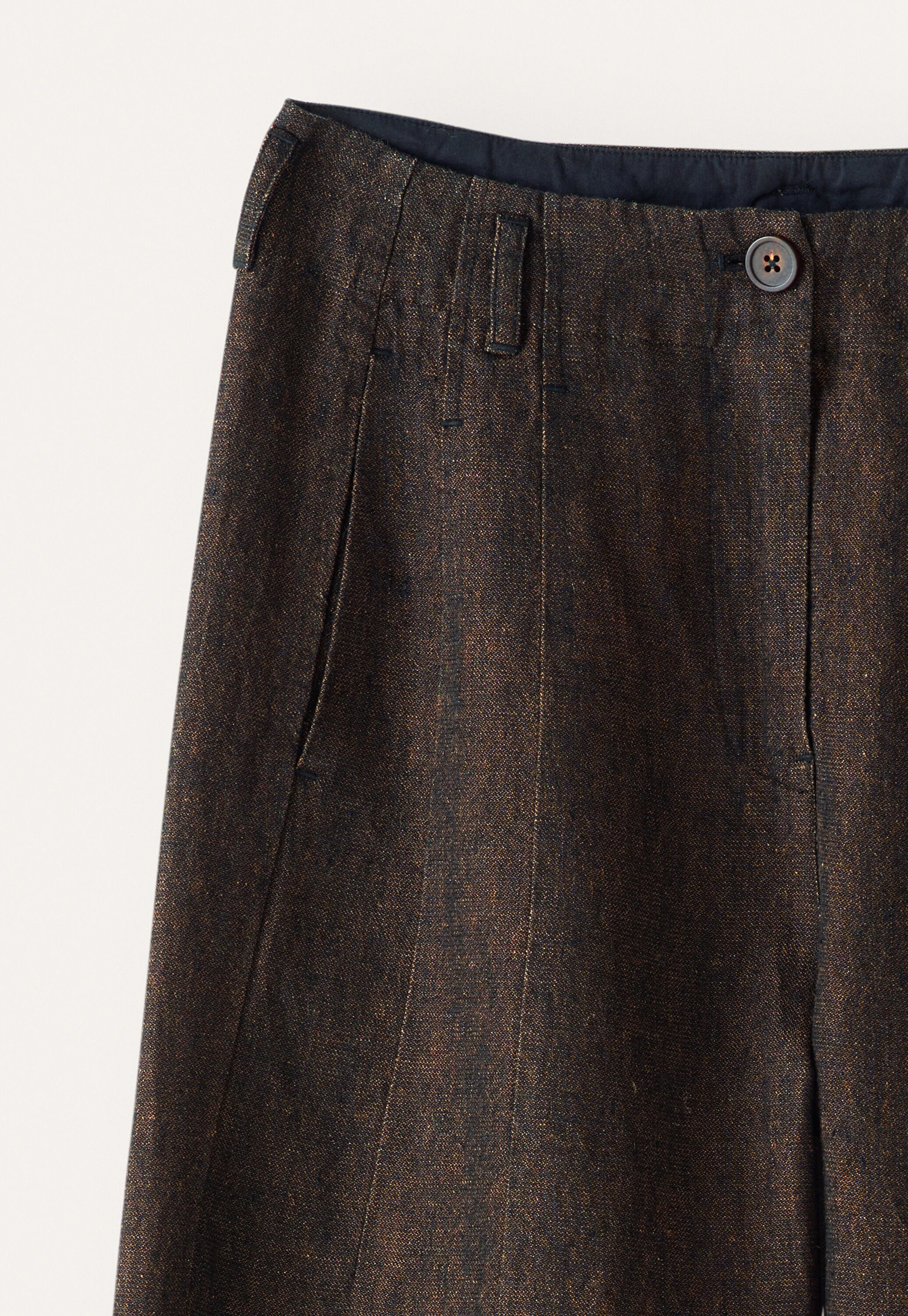 Barrel-leg trousers