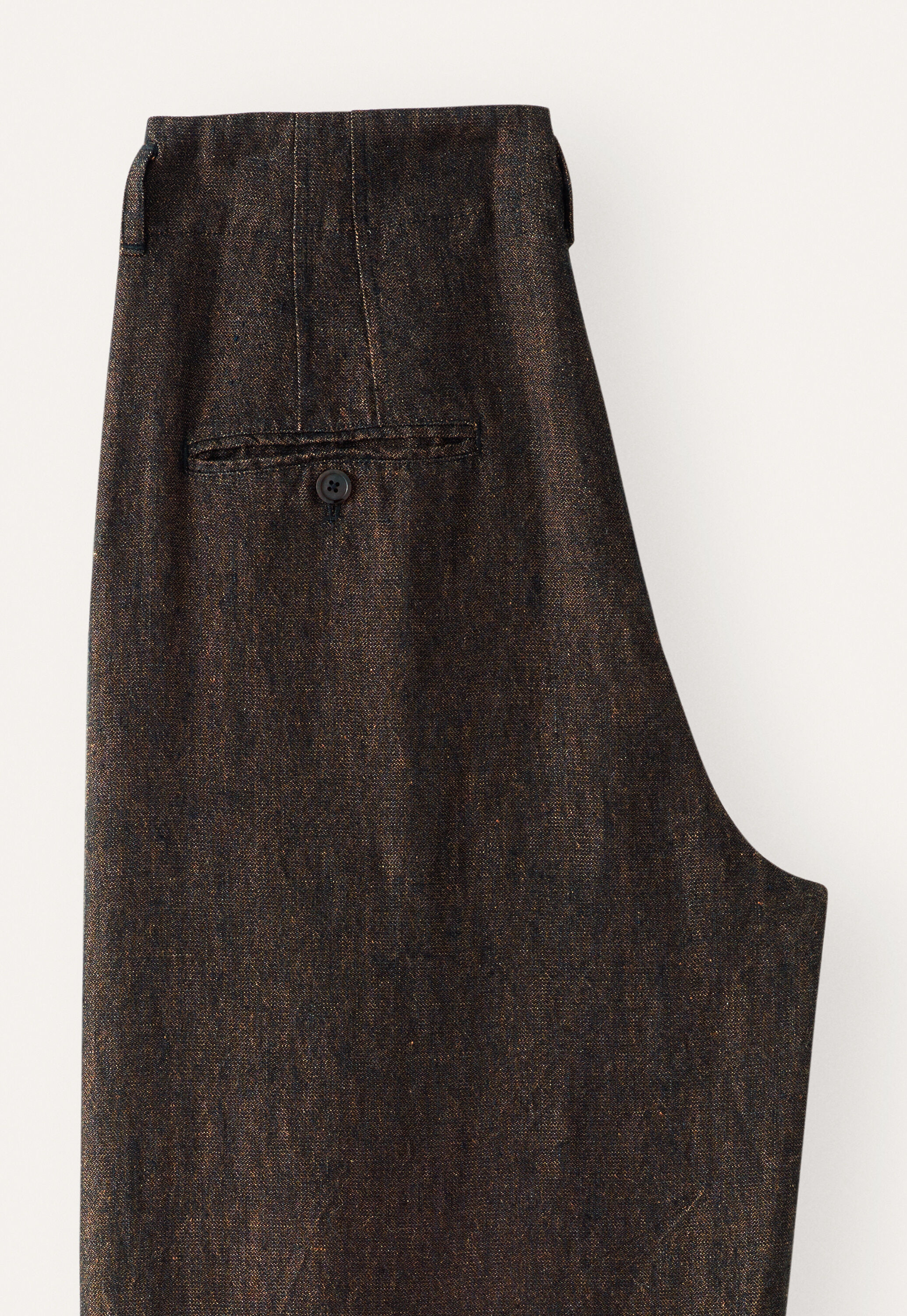 Barrel-leg trousers
