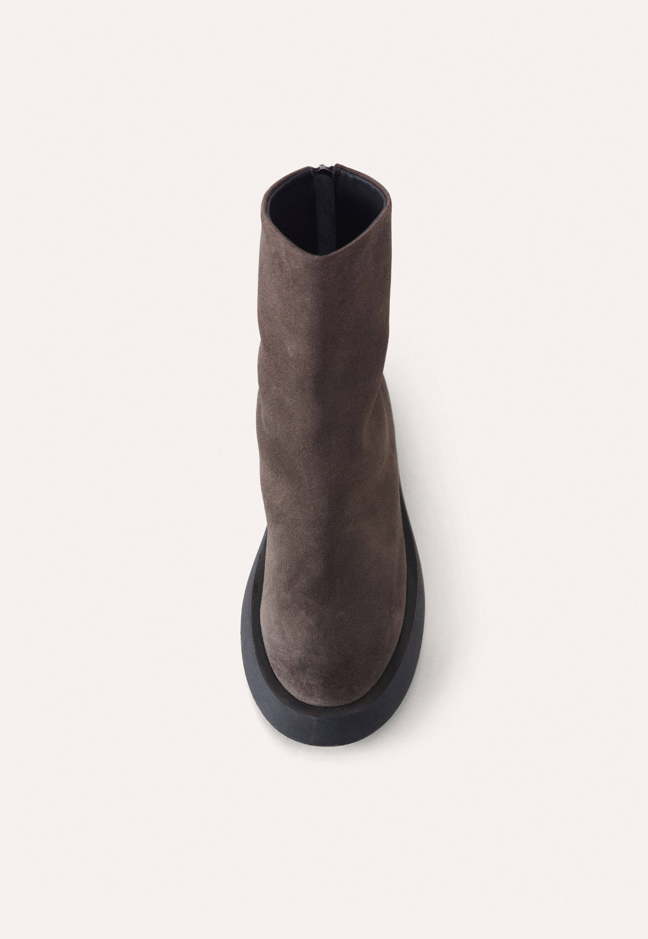 Zip-back boots