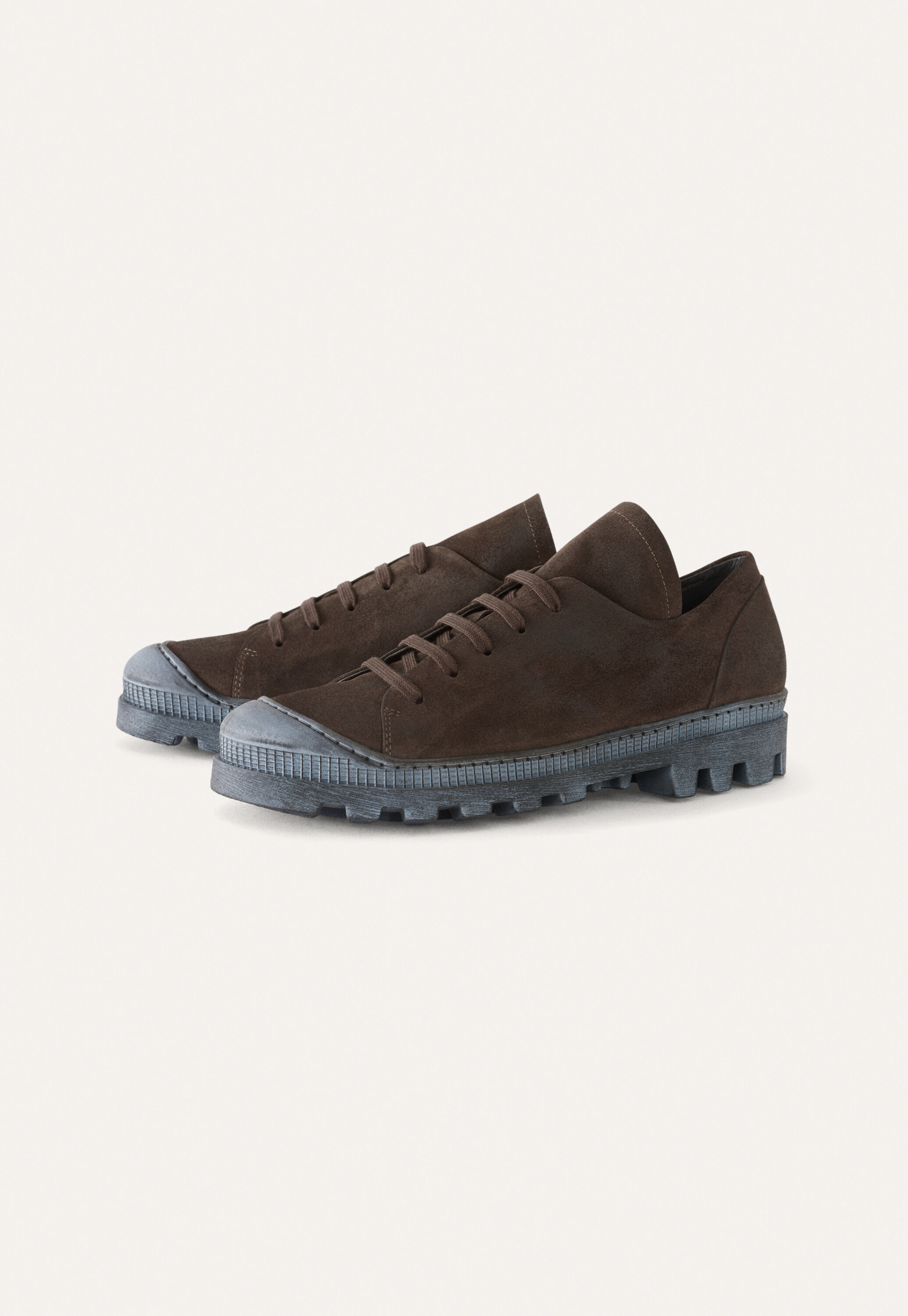 Lace-up trainers