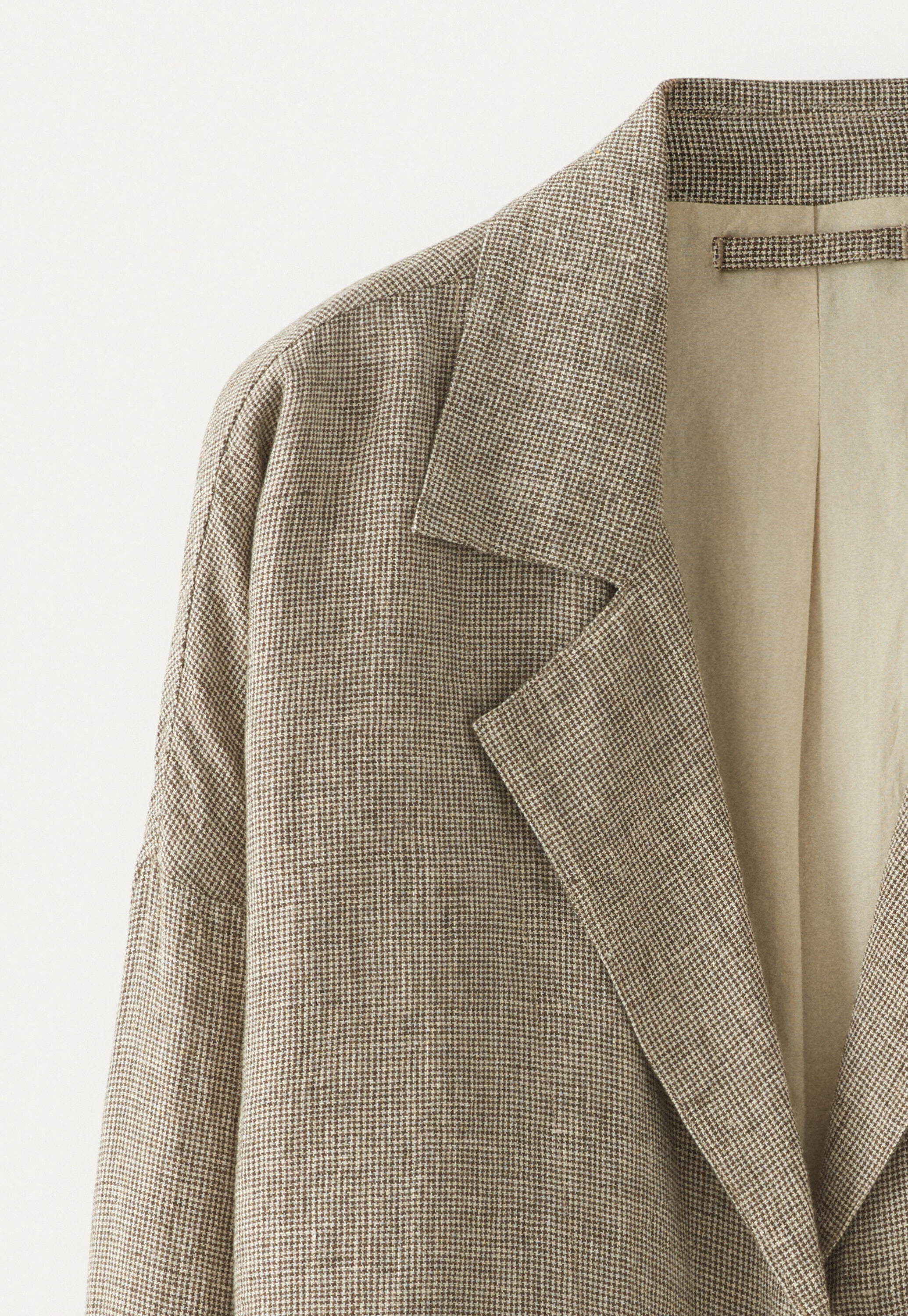 Wide-collar jacket