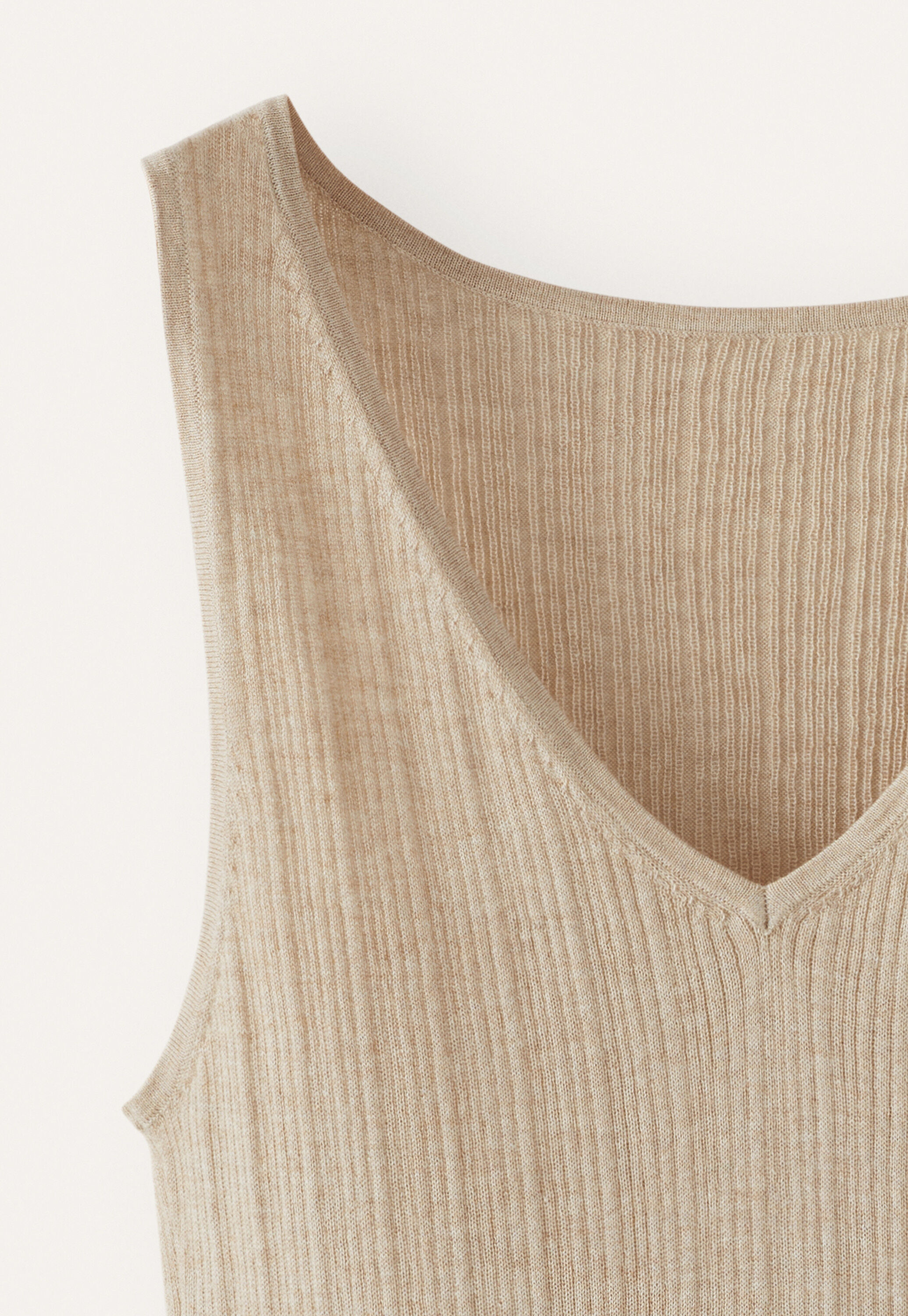Knitted rib vest