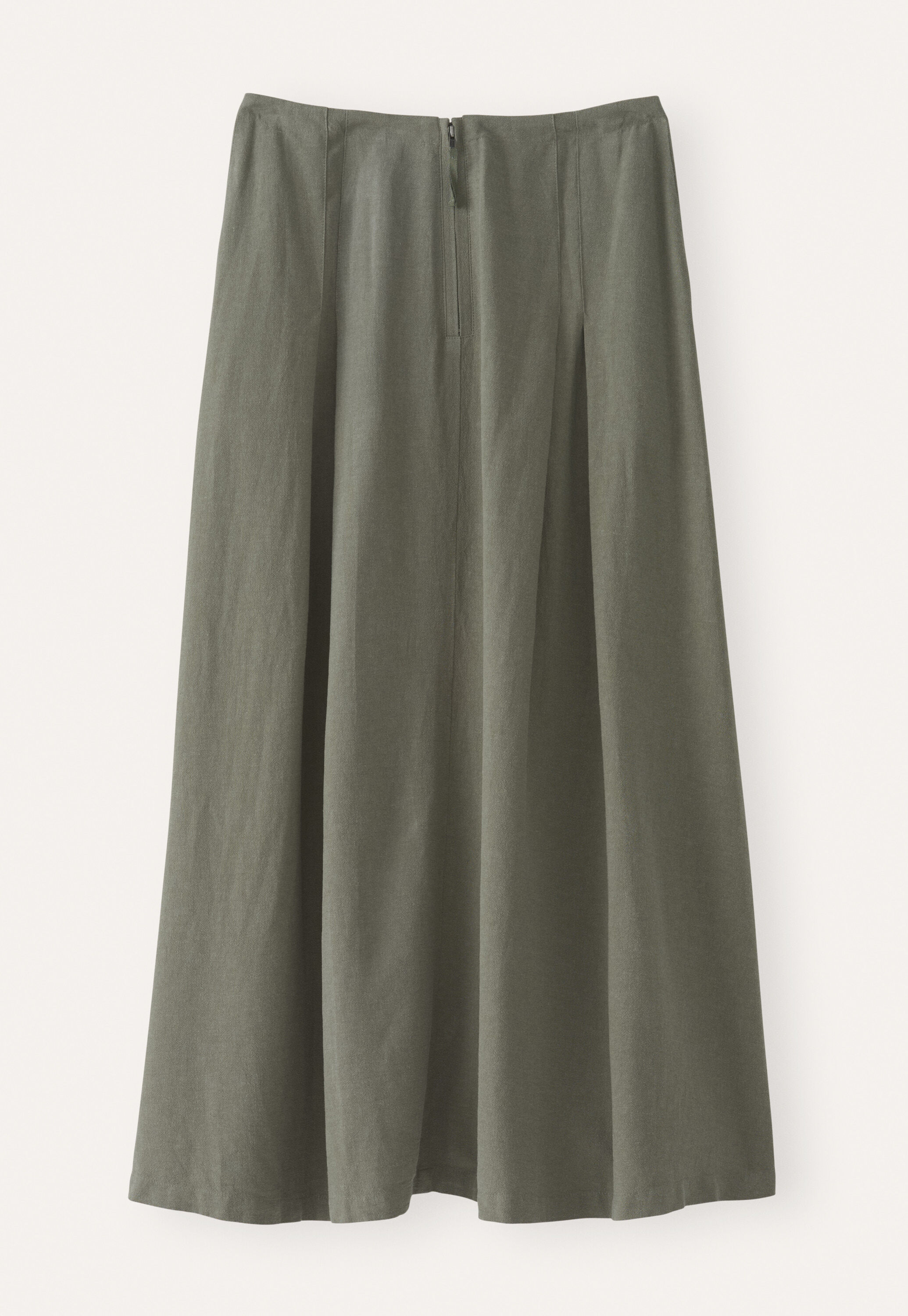 Long pleated skirt