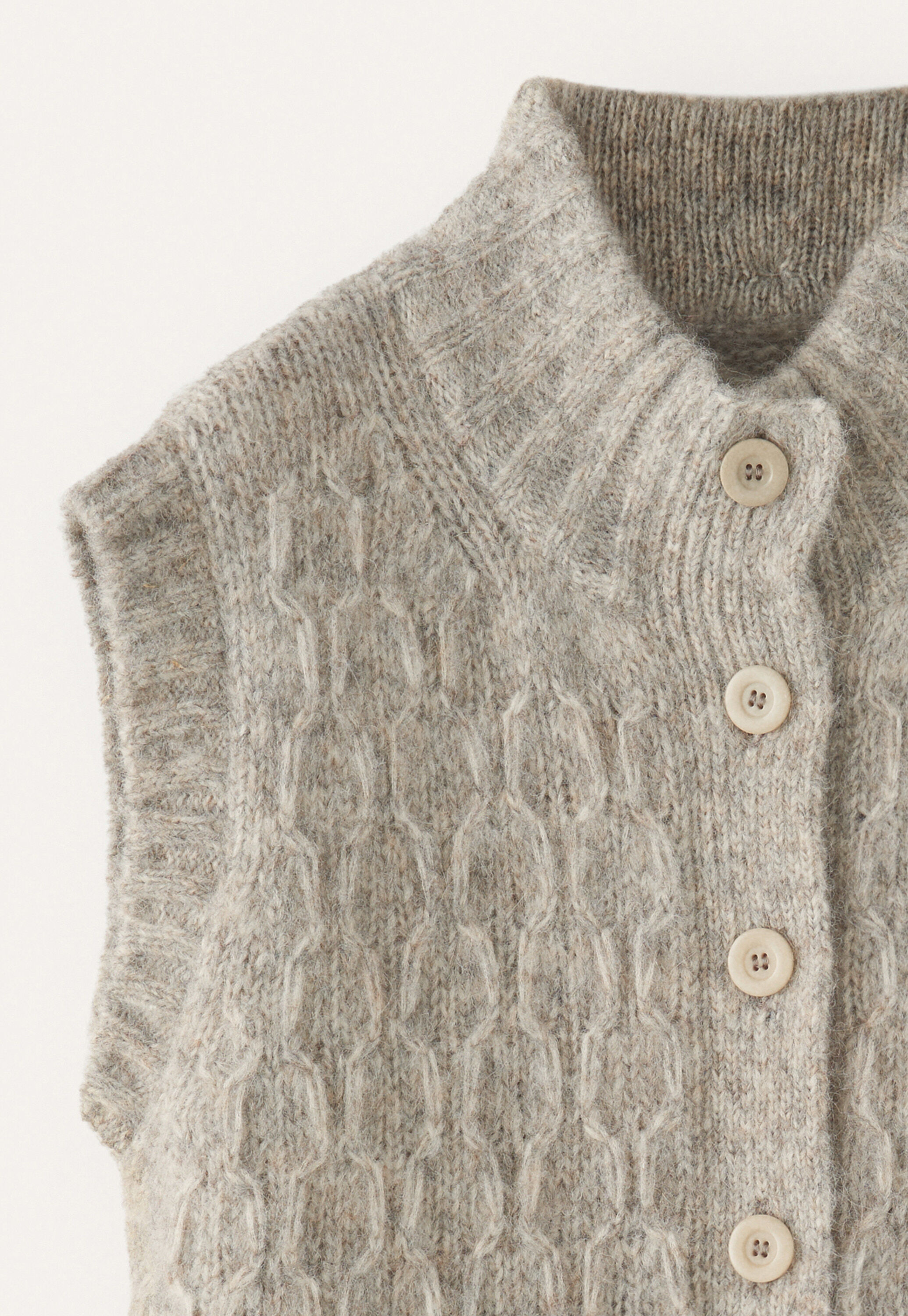 Cable-stitch sleeveless cardigan, Fawn grey, large