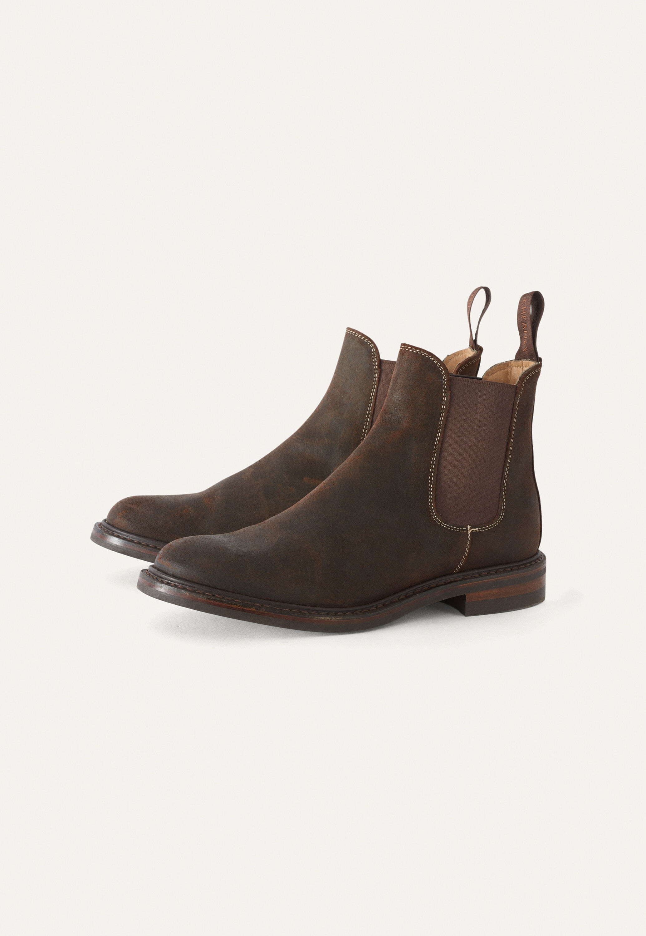Wedge sandal with cut-out