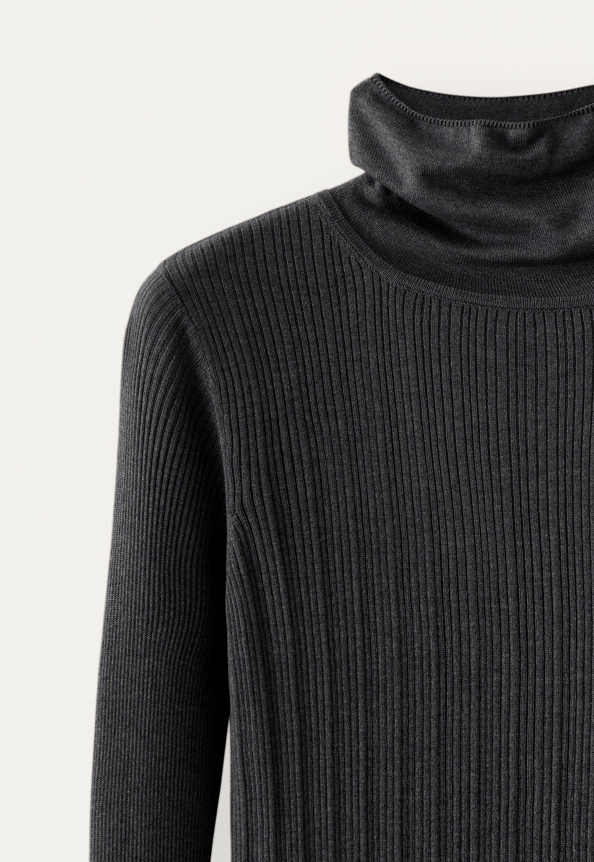 Ribbed sweater