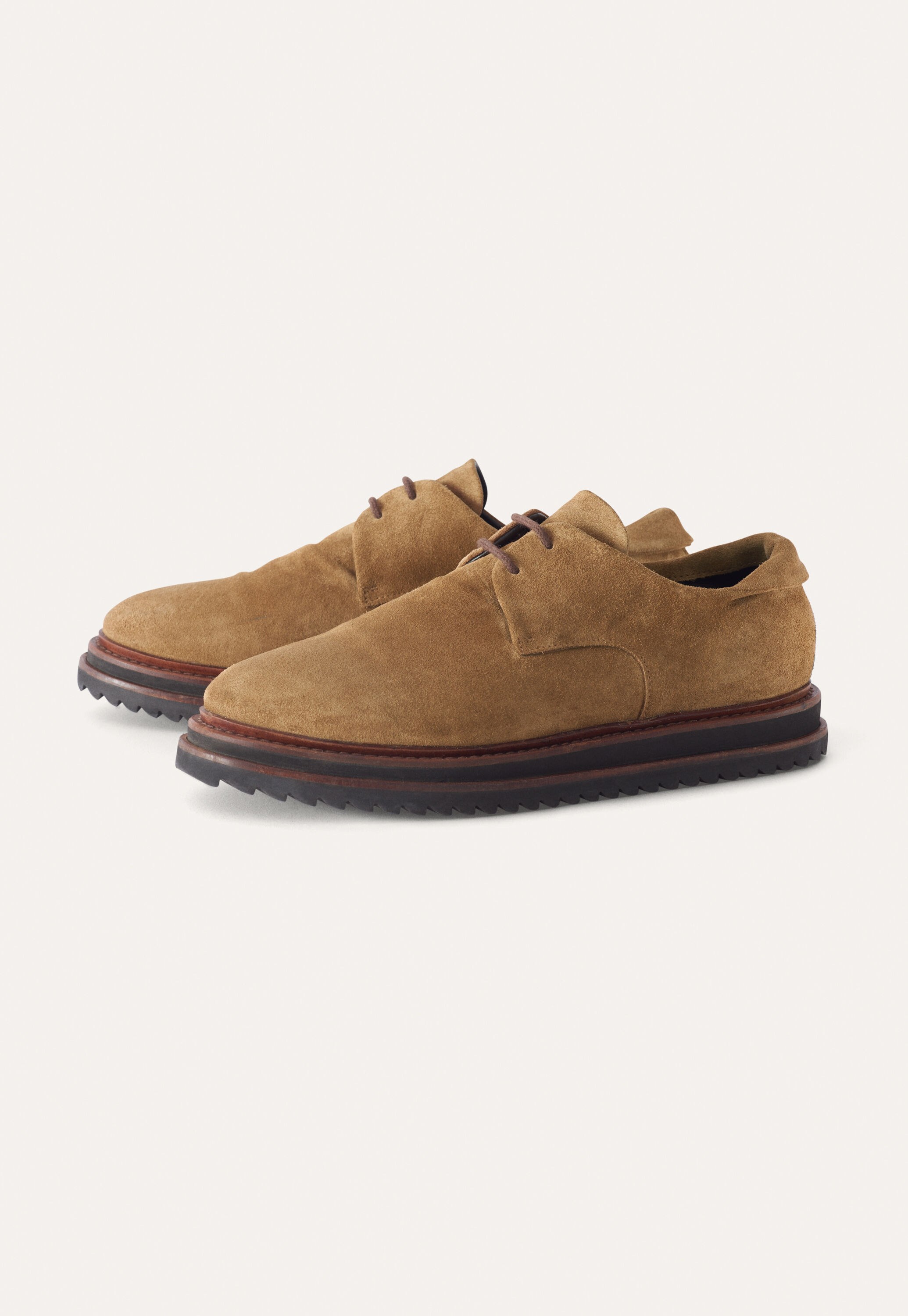 Lace-up shoes