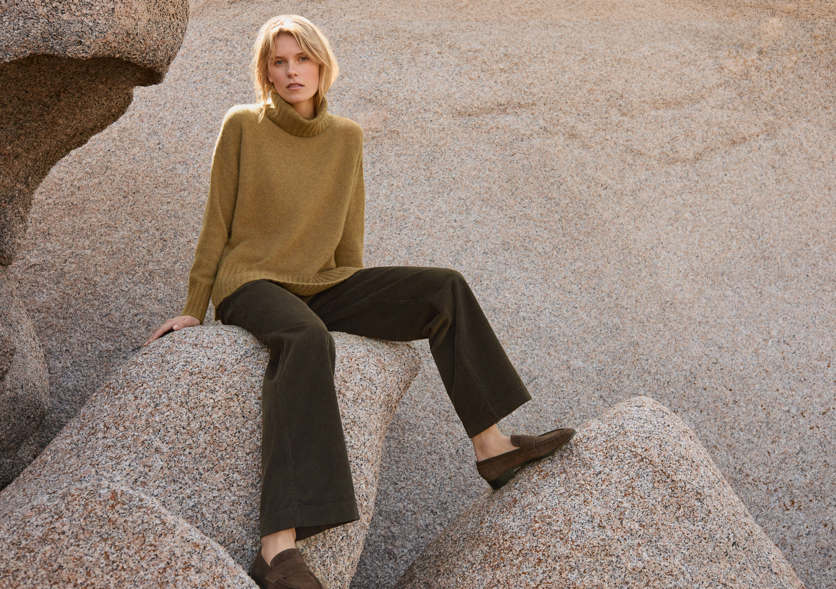 Wide-leg trousers