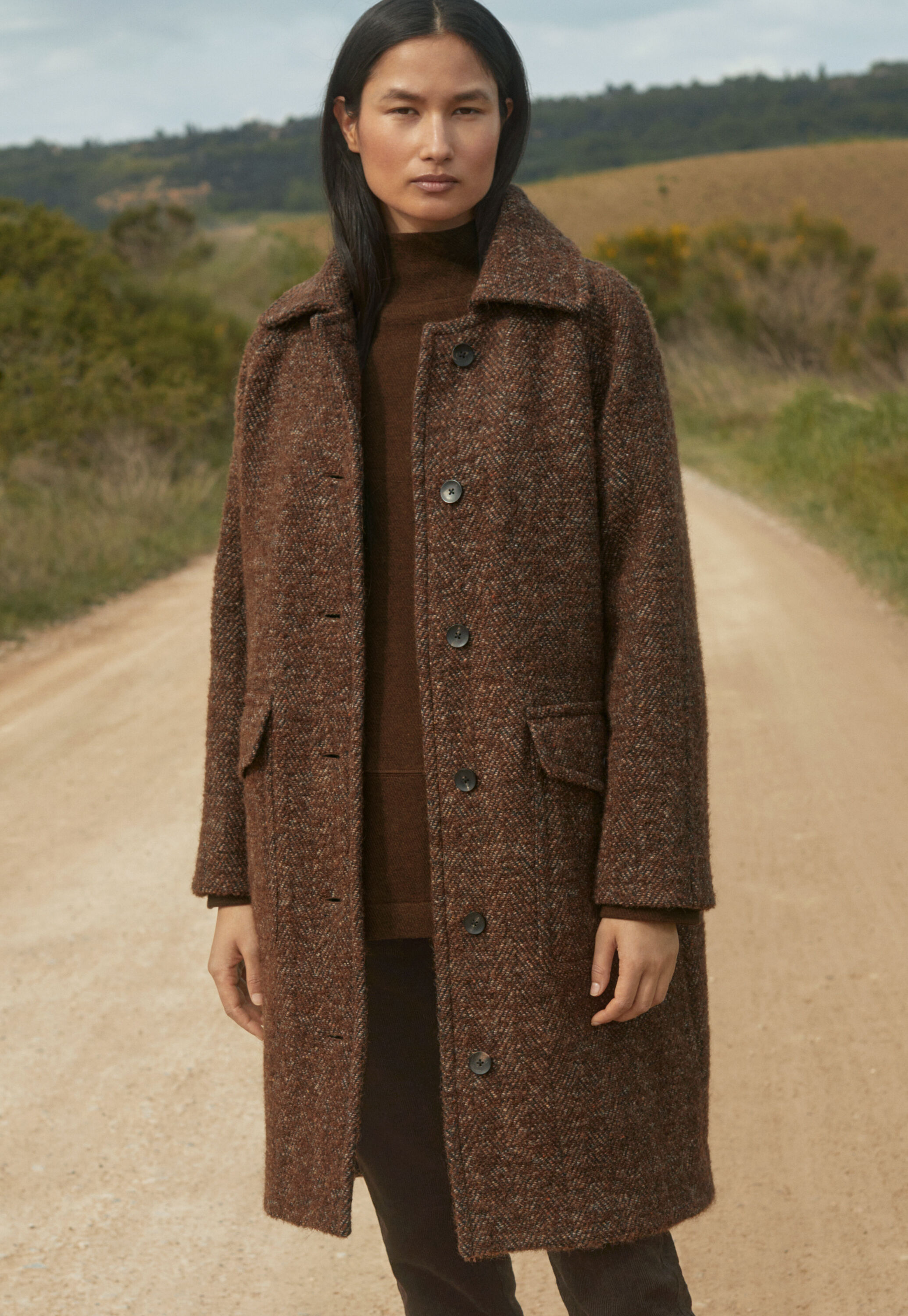 Raglan-sleeve coat