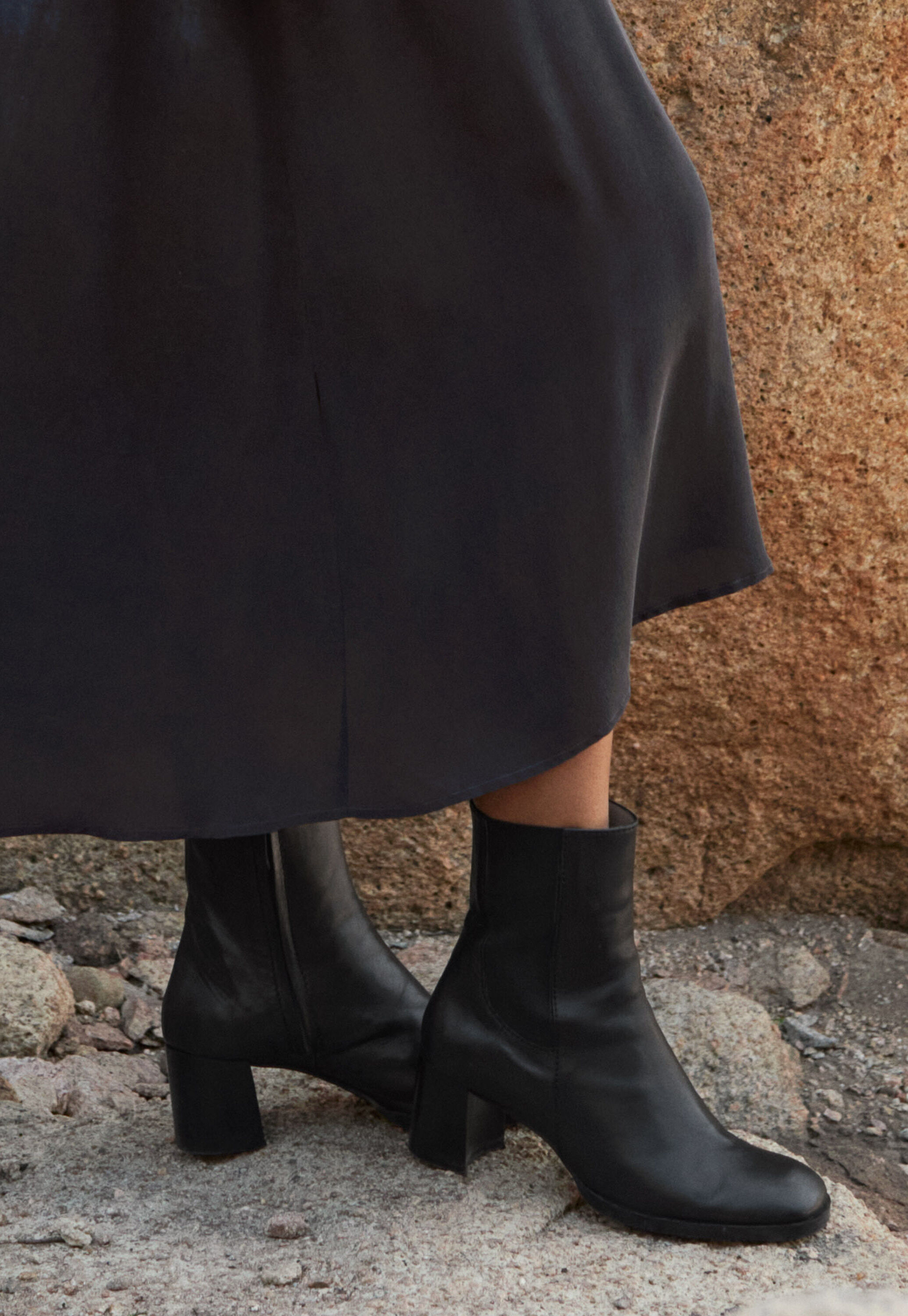 Heeled ankle-boots, Black, large