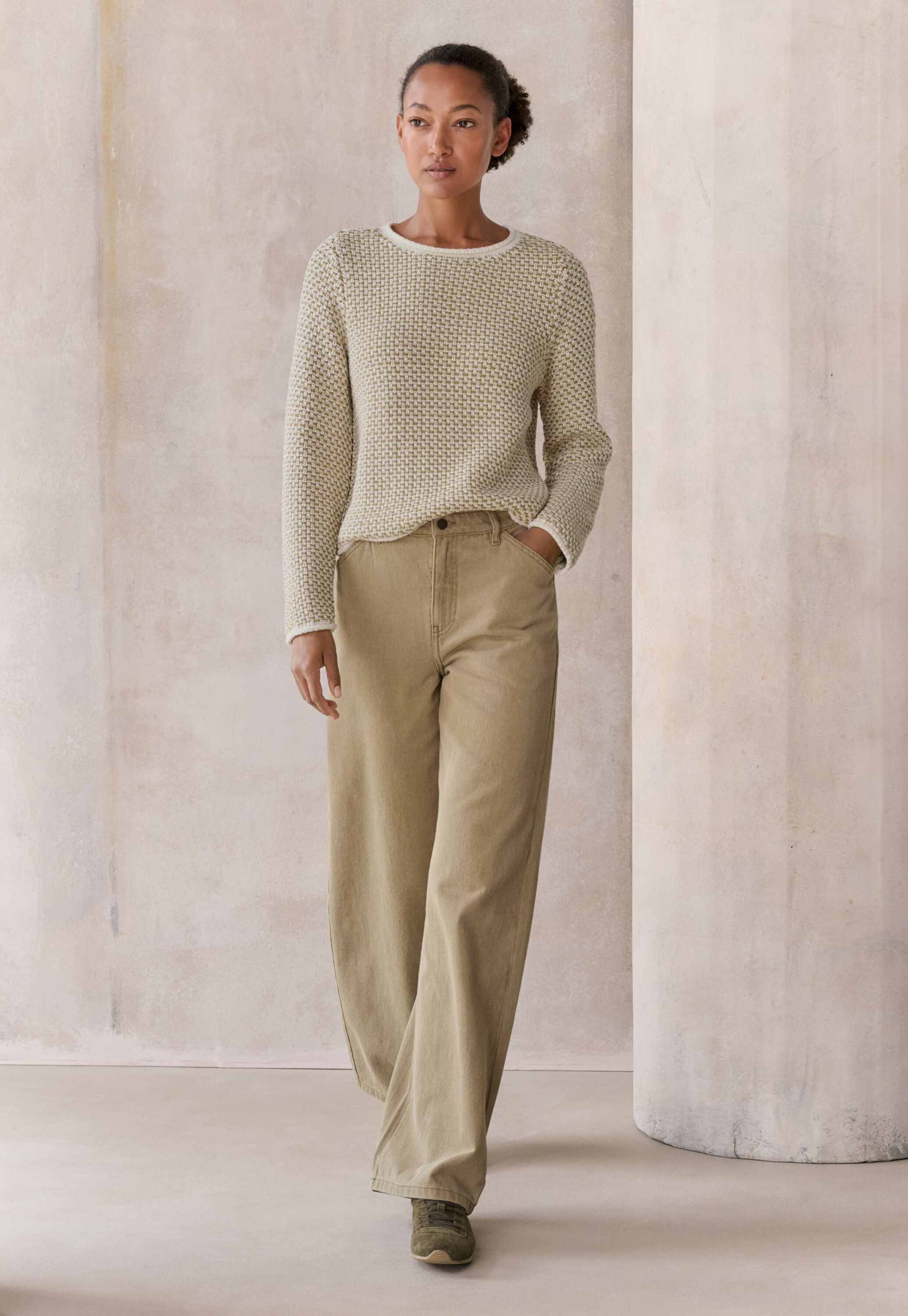 Straight-leg jeans