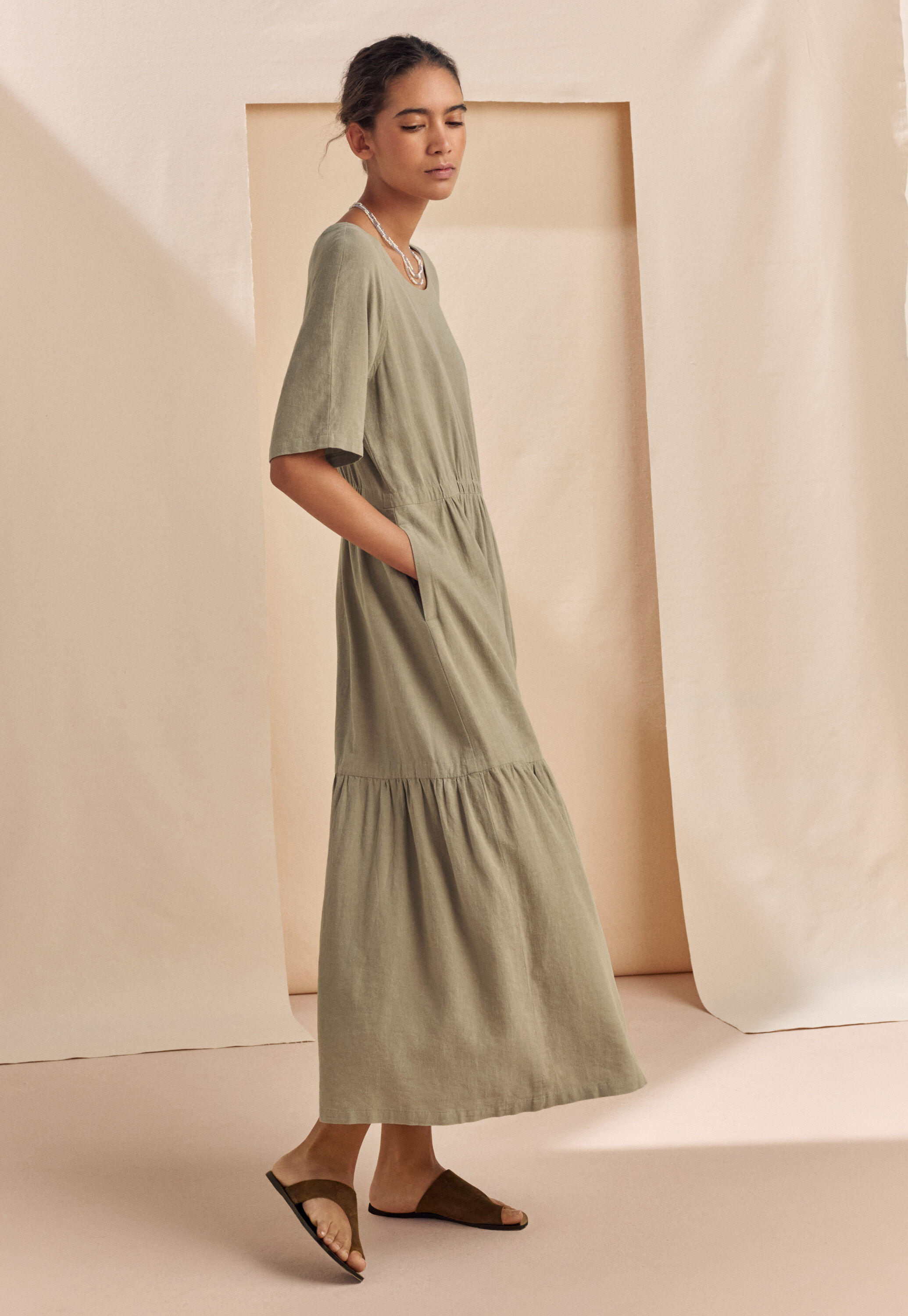 Curved-sleeve blouse