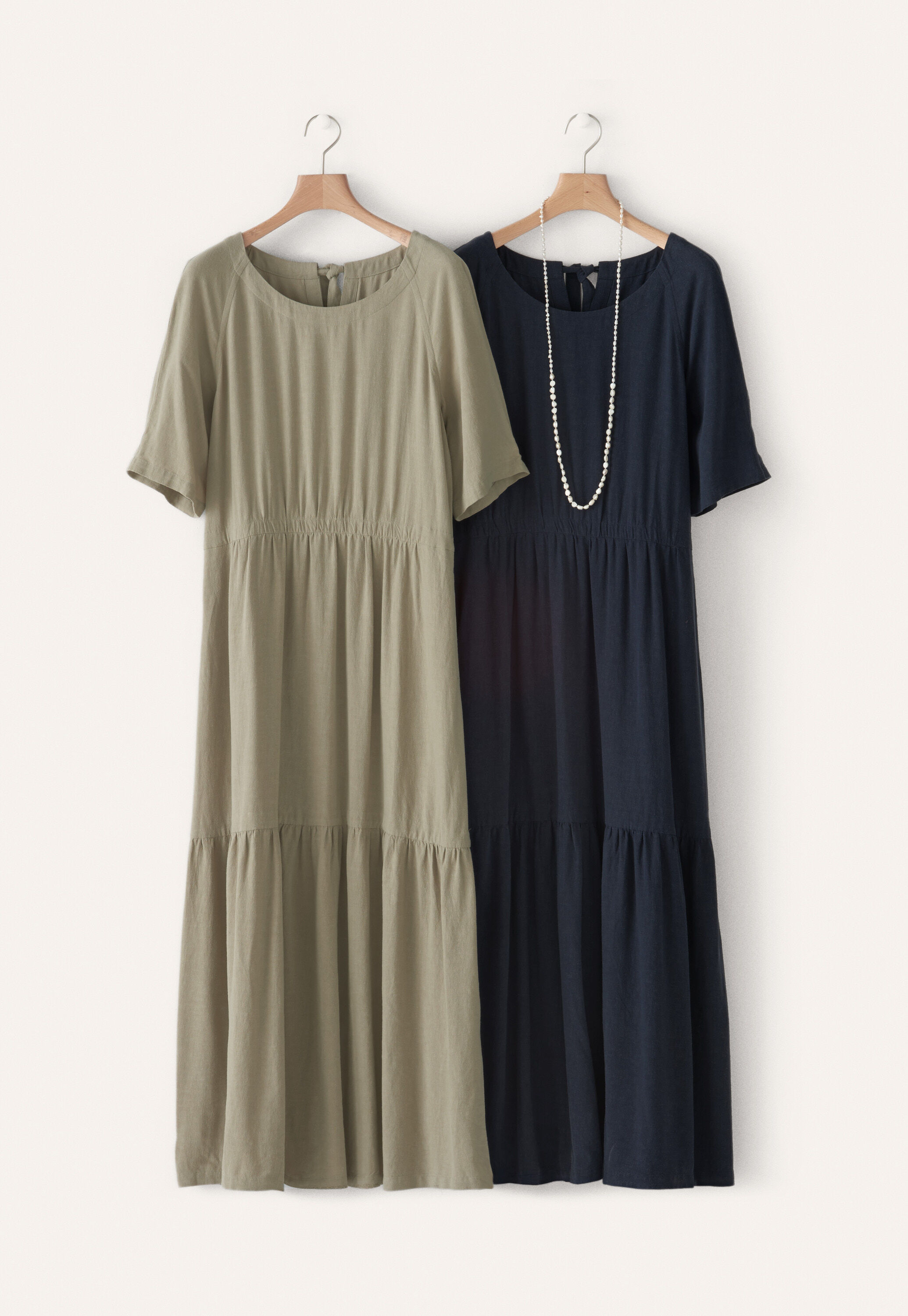 Curved-sleeve blouse