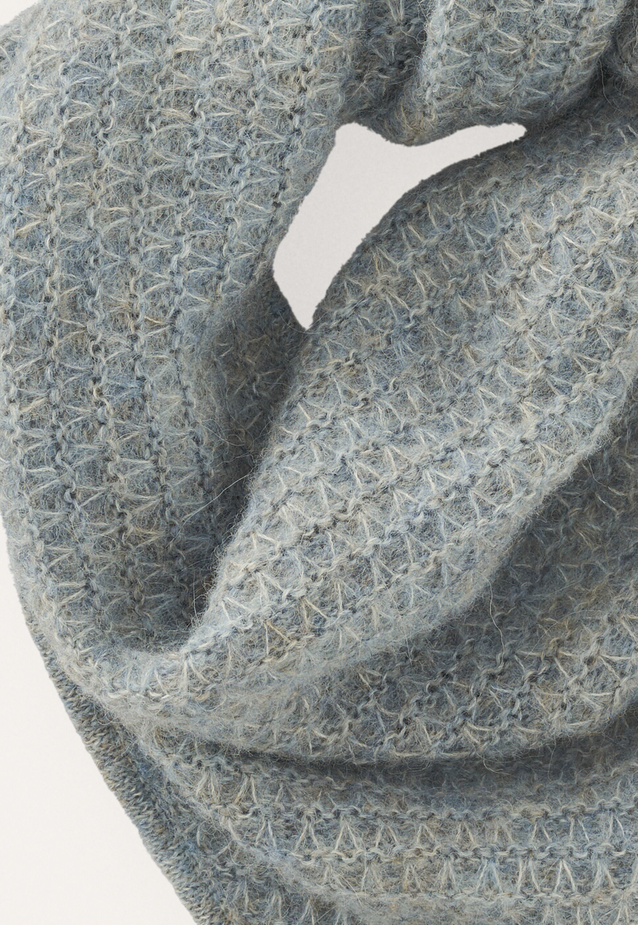 Triangle tuck-stitch scarf