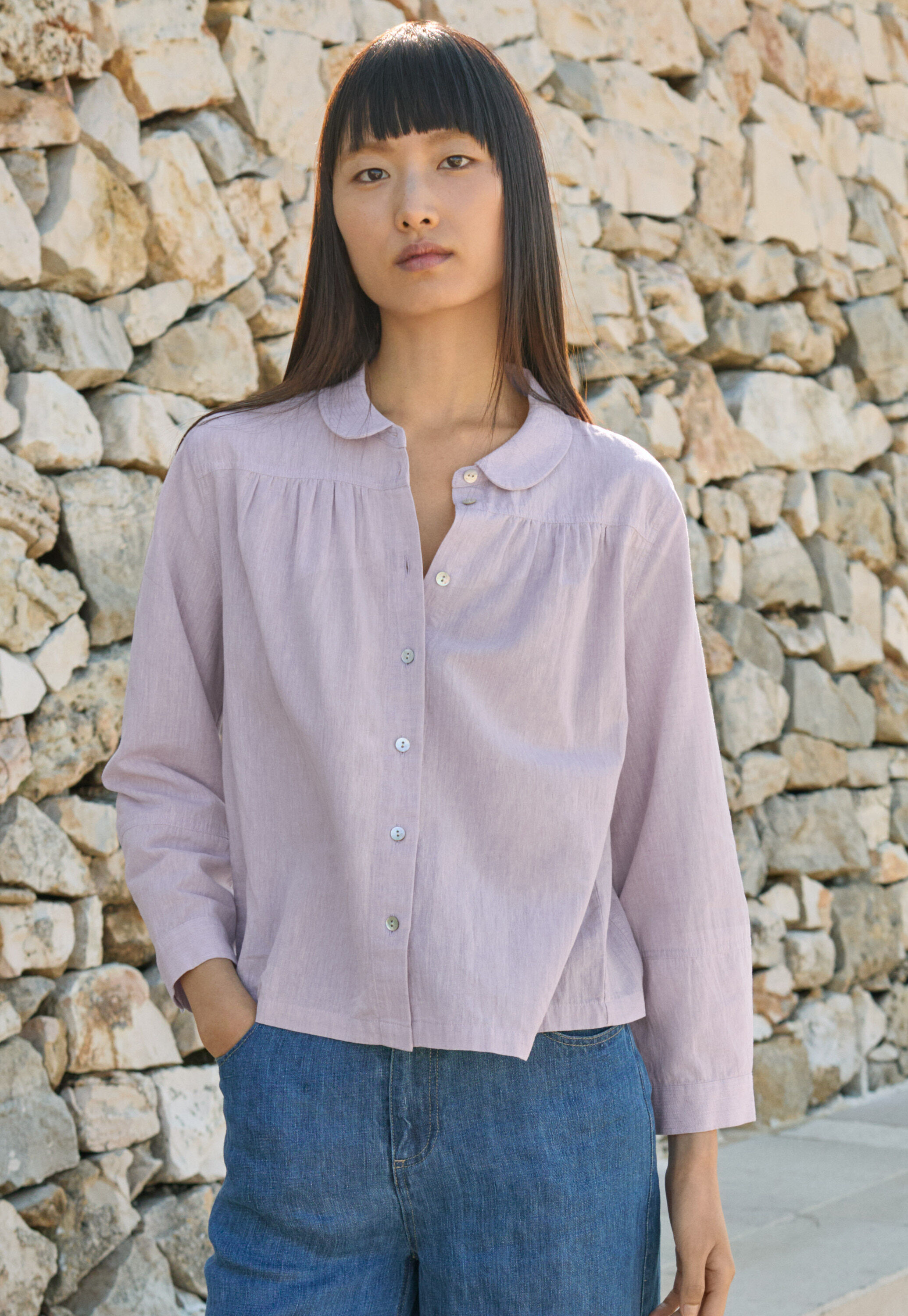 Round-collar shirt