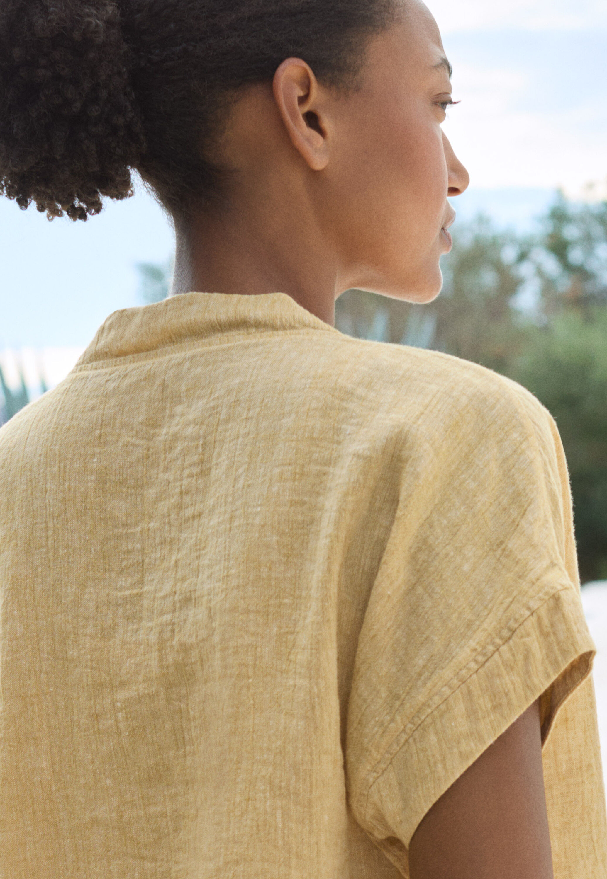 V-neck top, Soft yellow, large