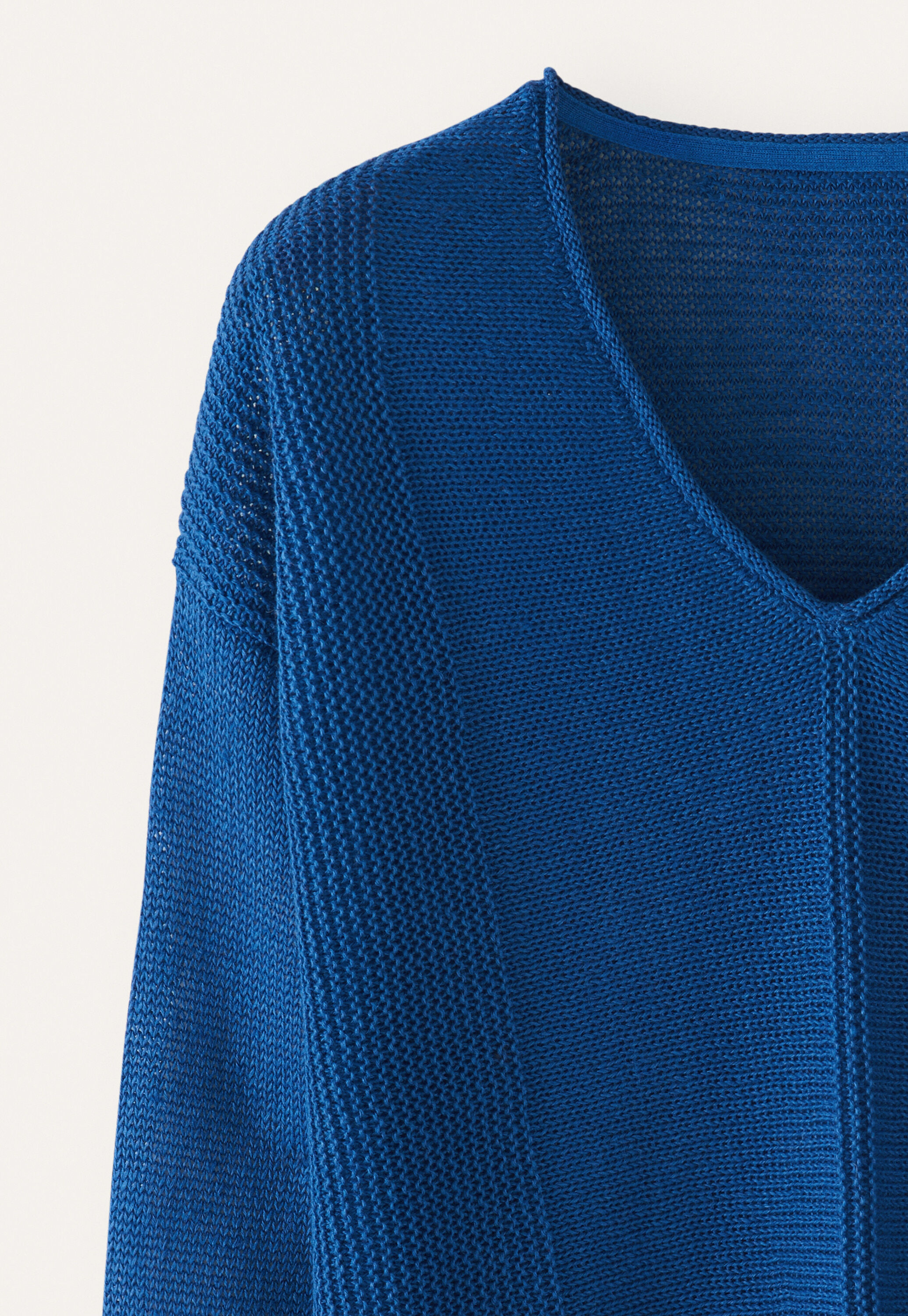 V-neck ribbed panel sweater