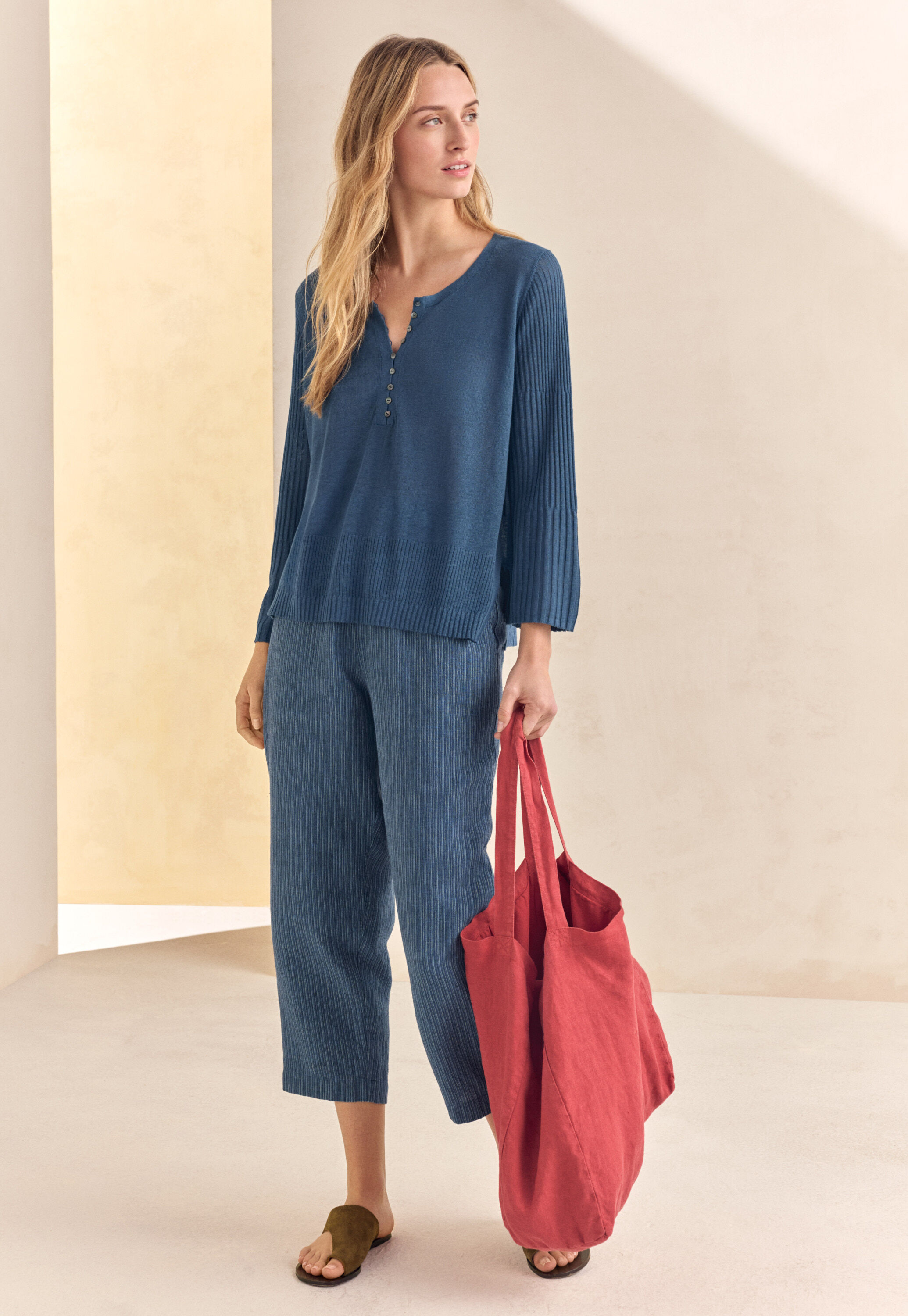 Ribbed-sleeve sweater