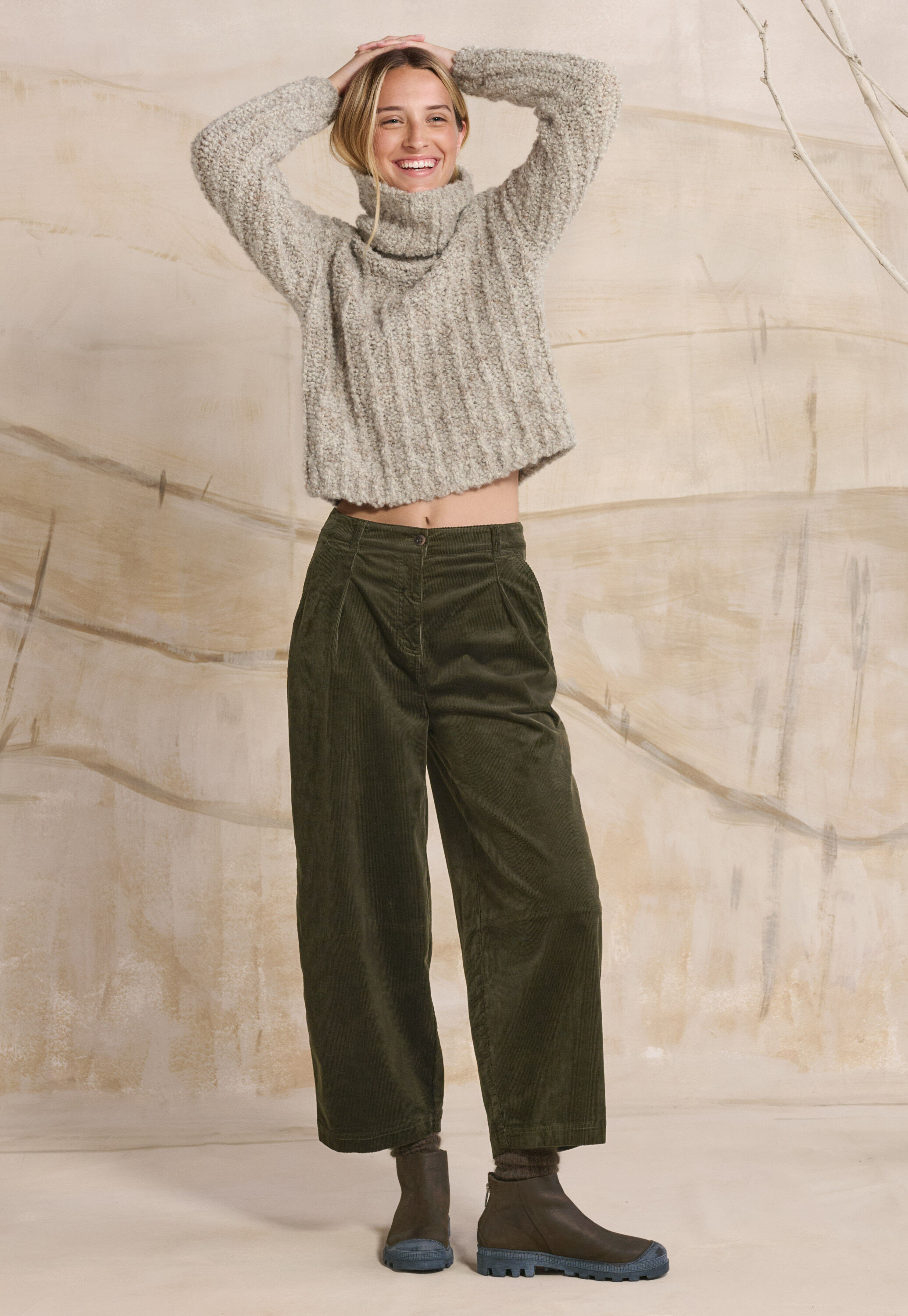 Barrel-leg trousers