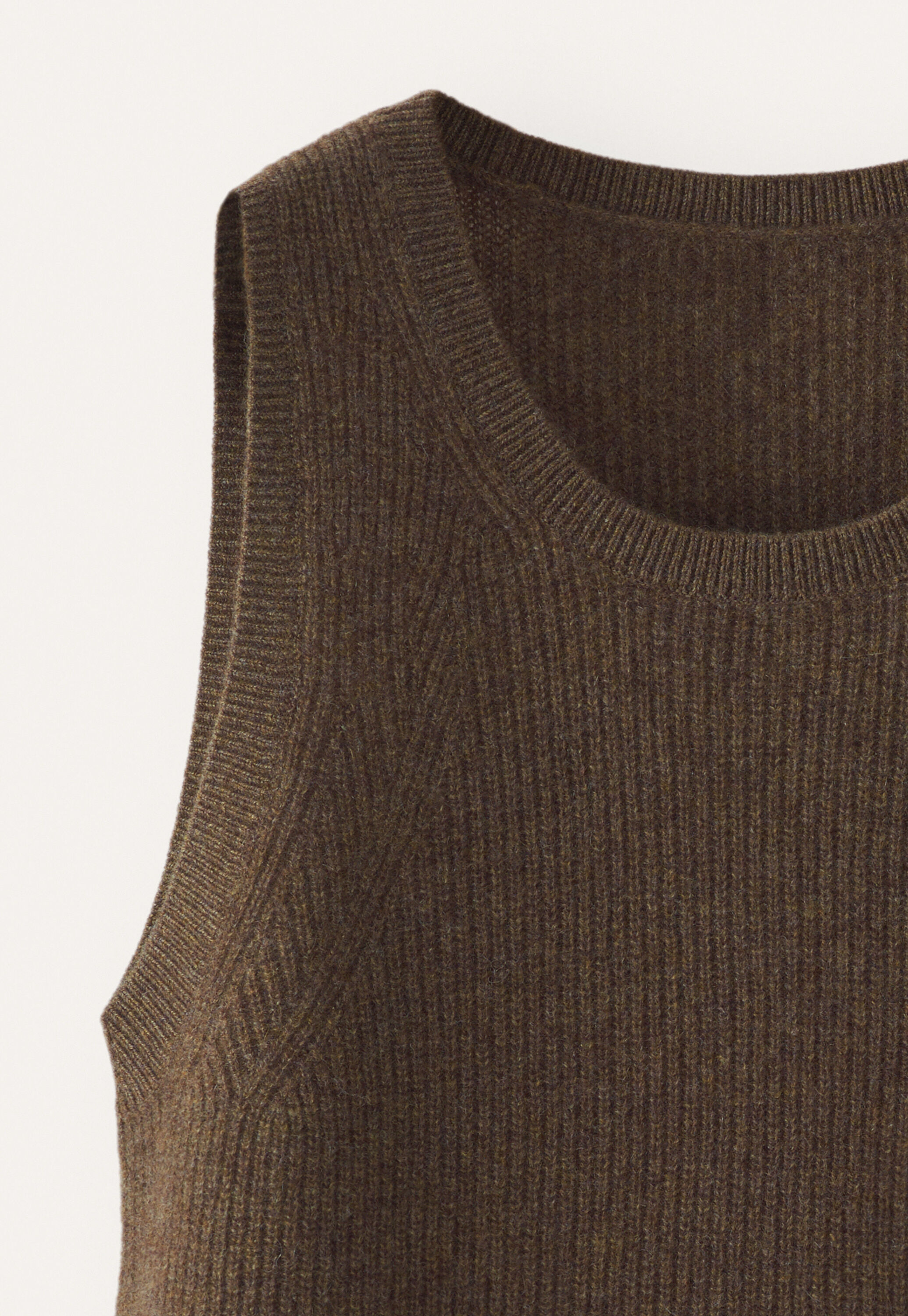 Sleeveless ribbed knit top