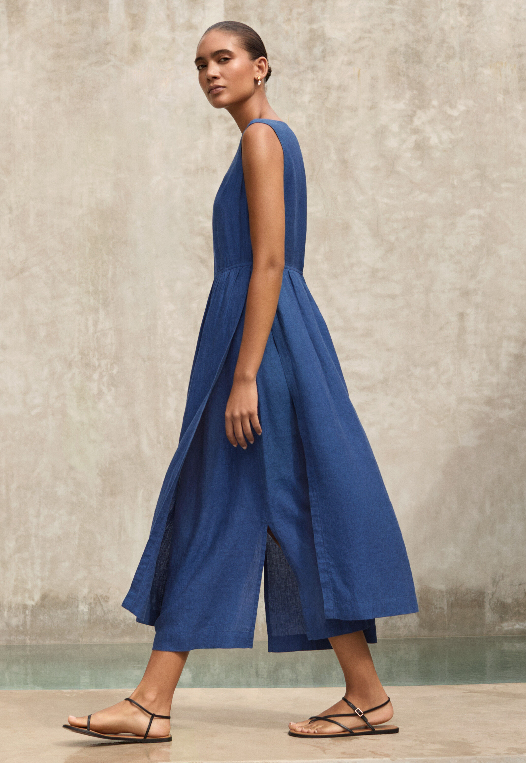 Sleeveless double-layer dress