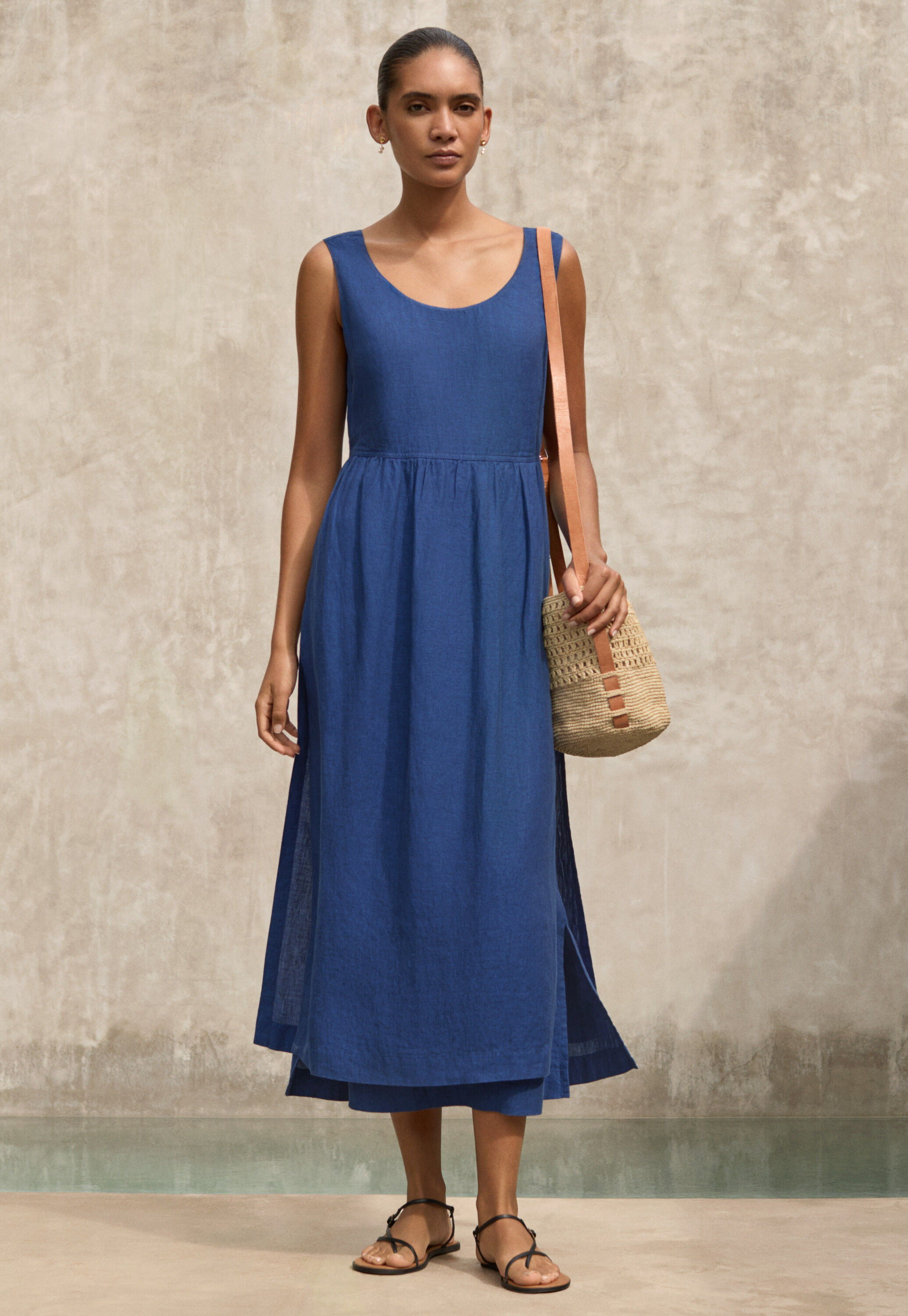 Sleeveless double-layer dress