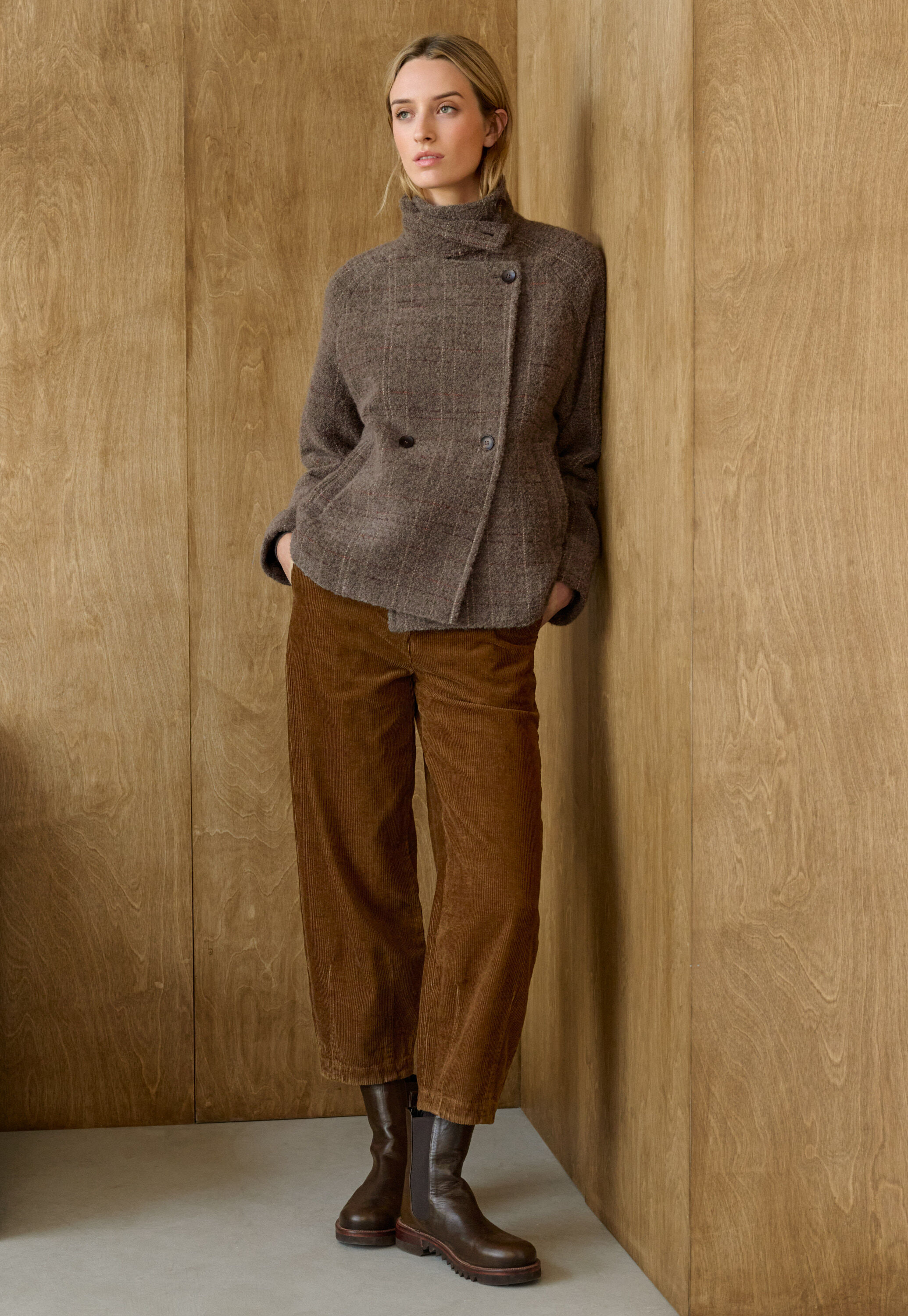 Cropped tapered-leg trousers