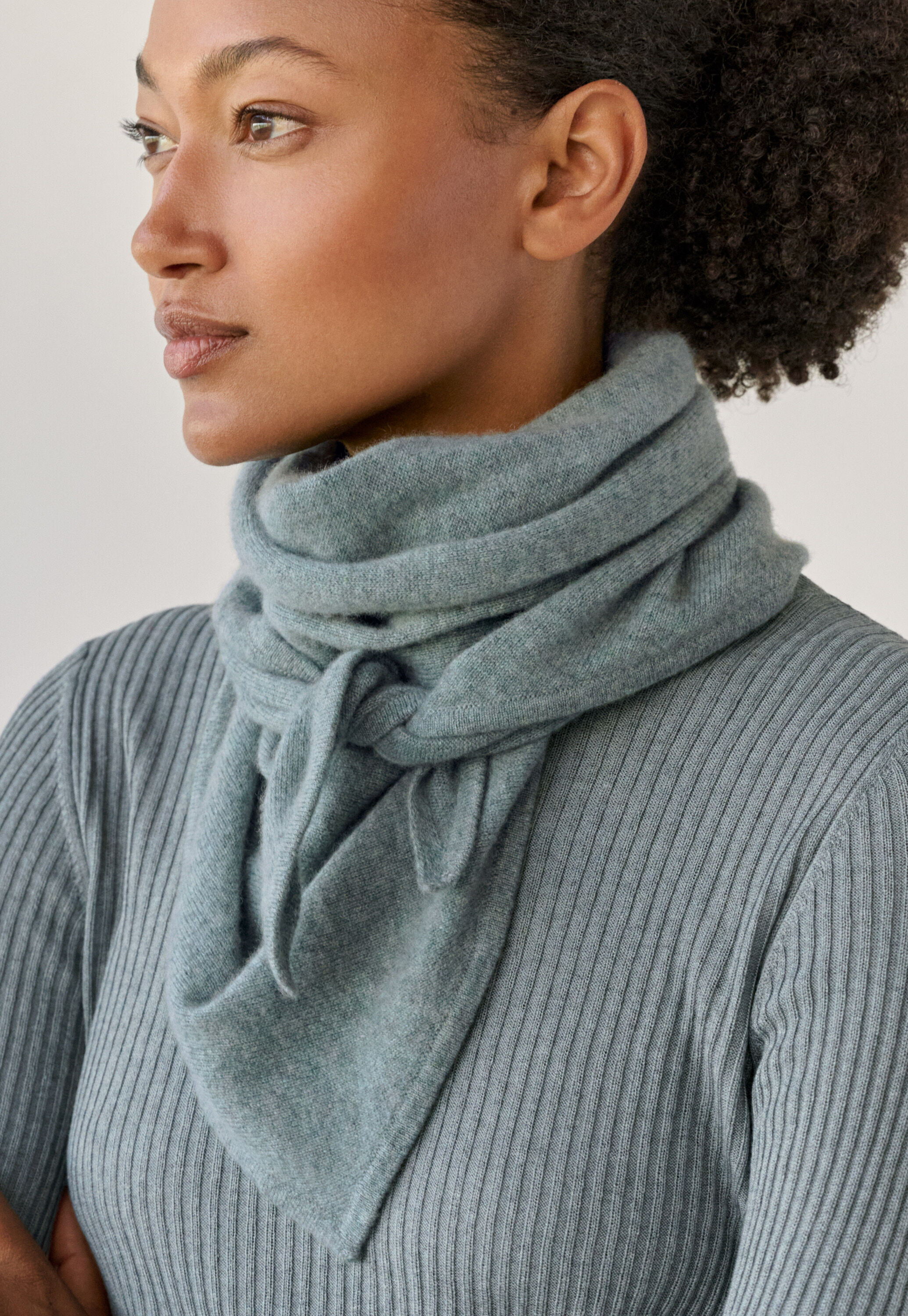Large triangular scarf