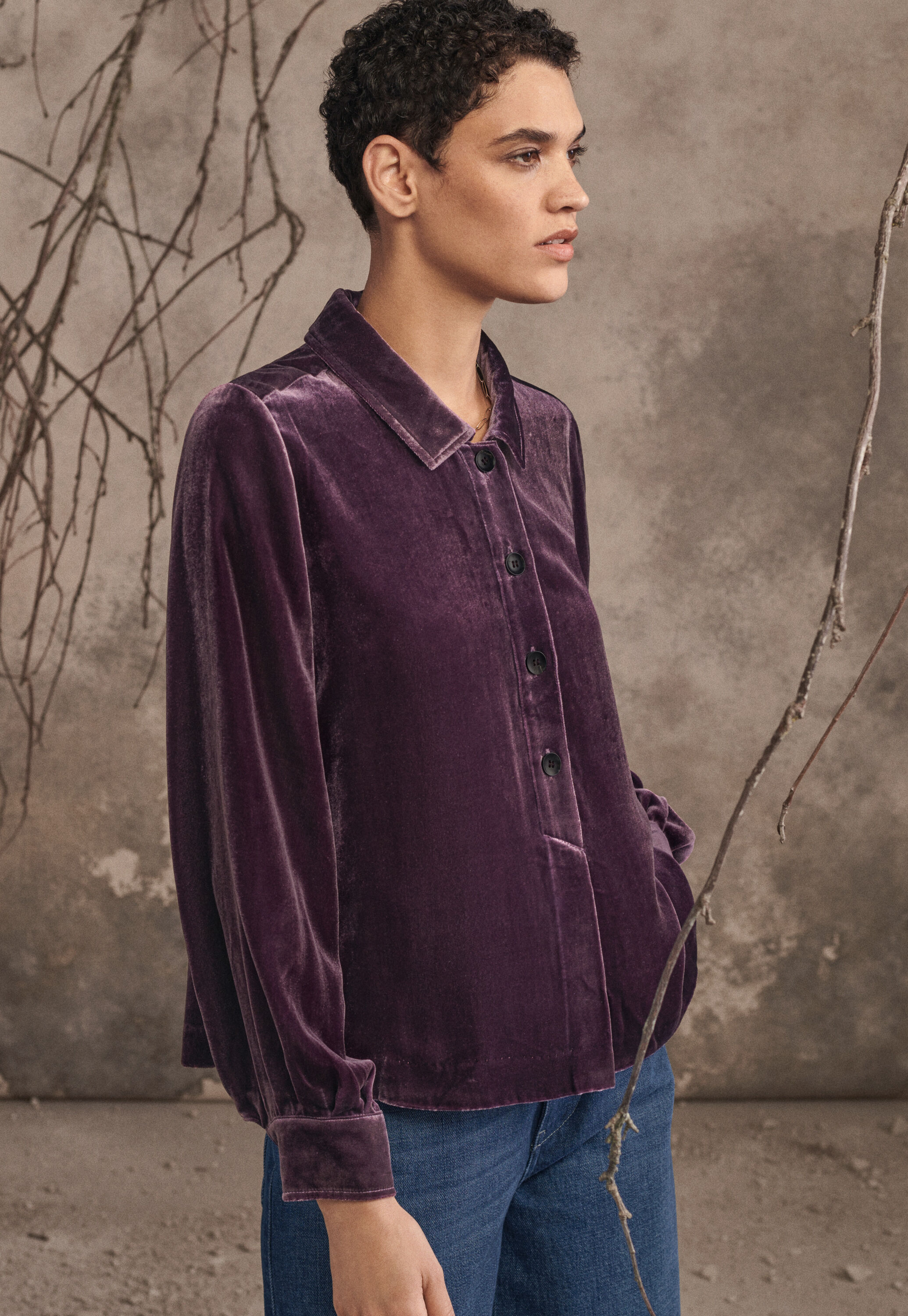 Velvet collared top