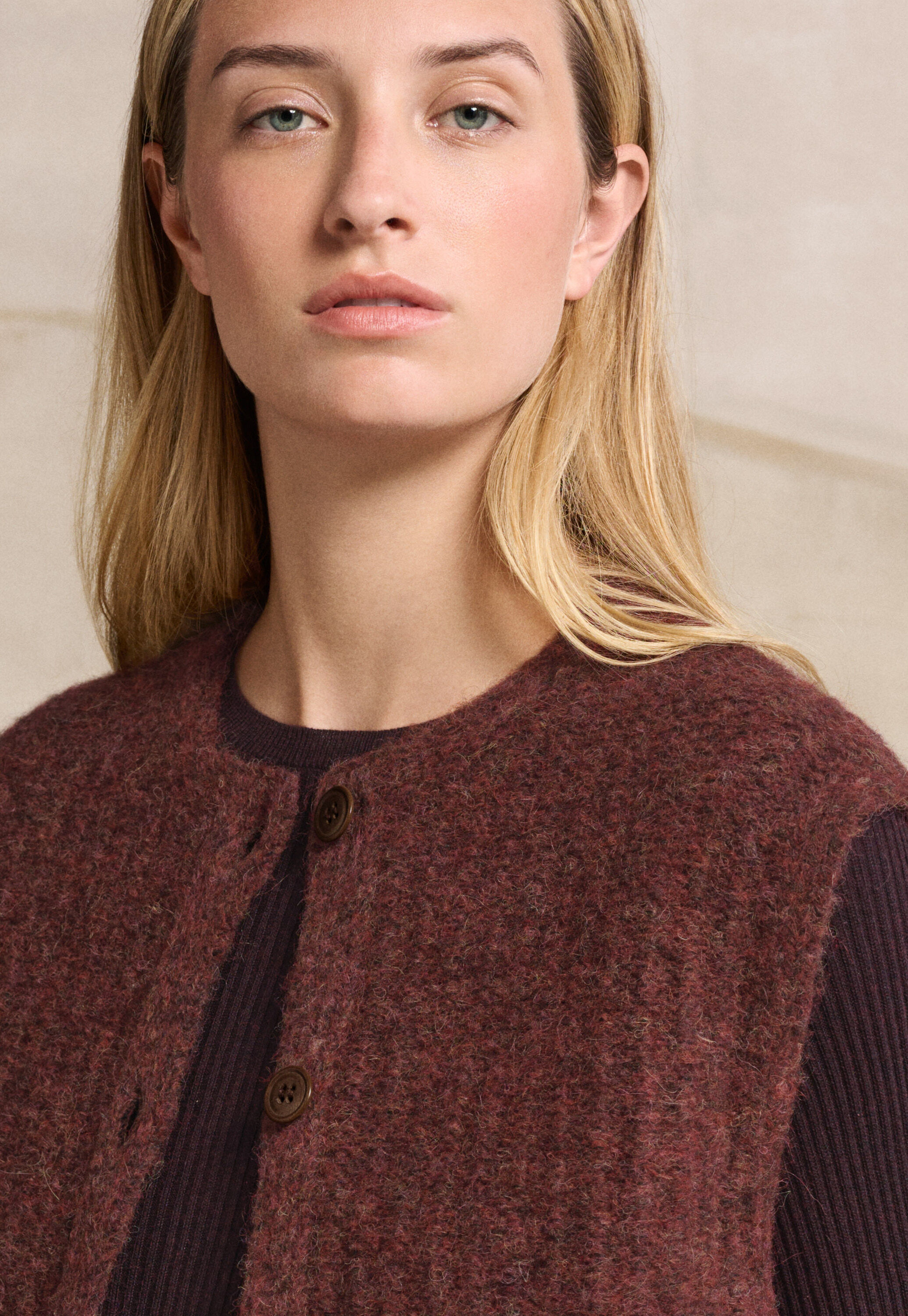 Sleeveless cardigan