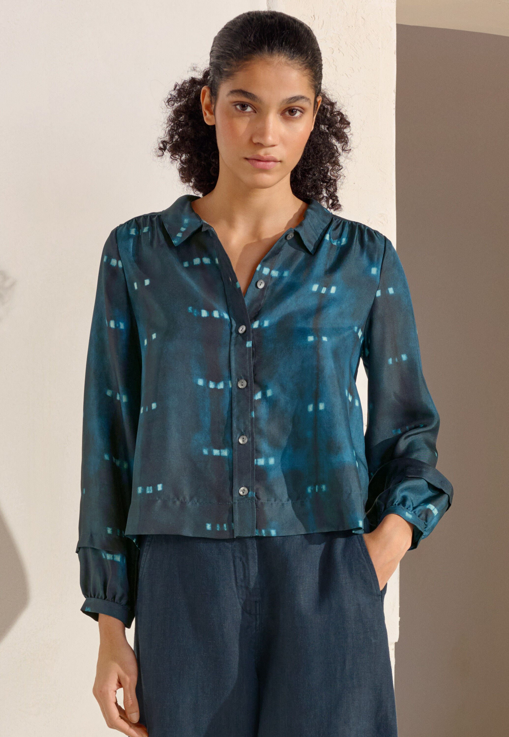 Funnel-neck blouse