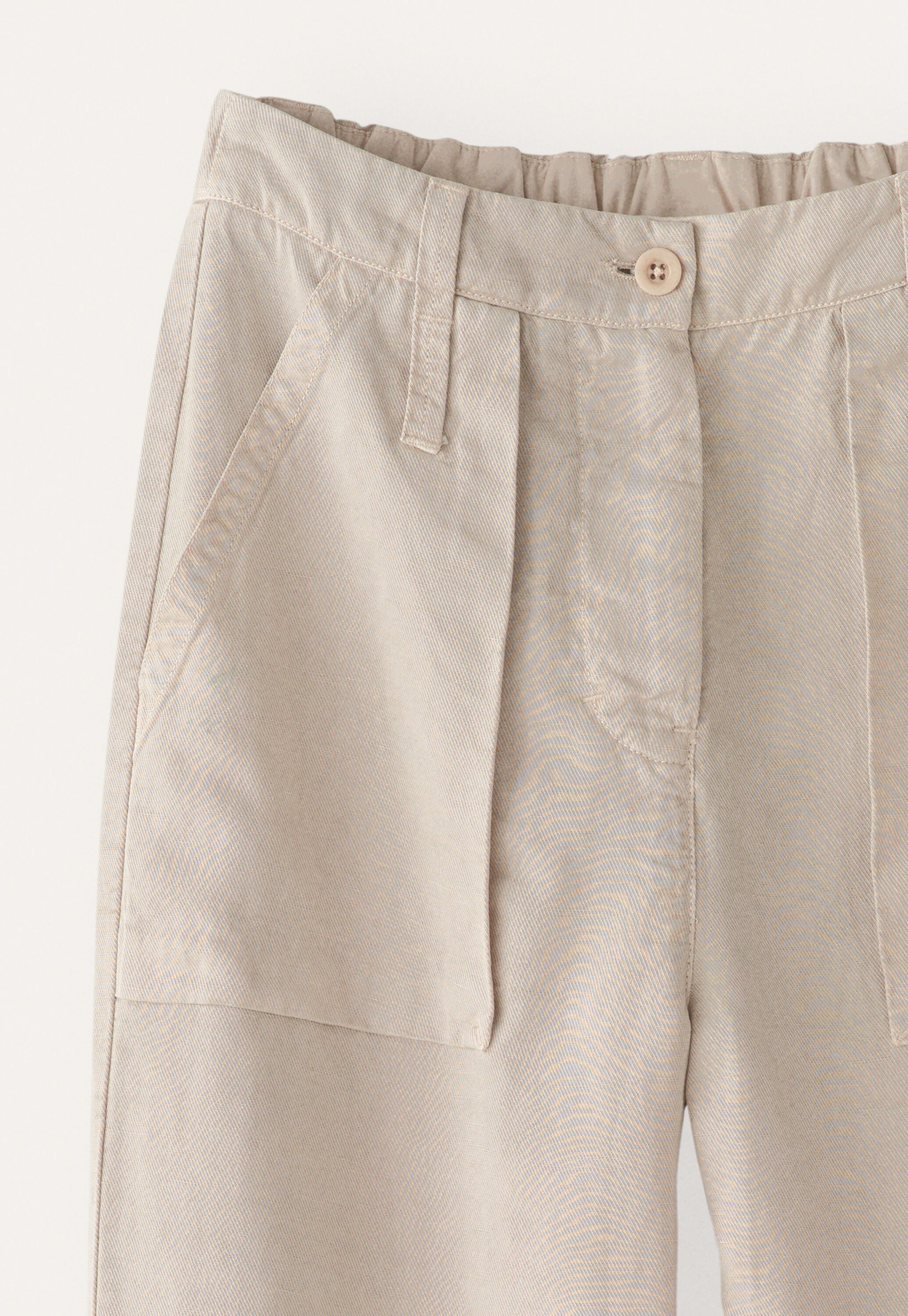 Tapered leg trousers