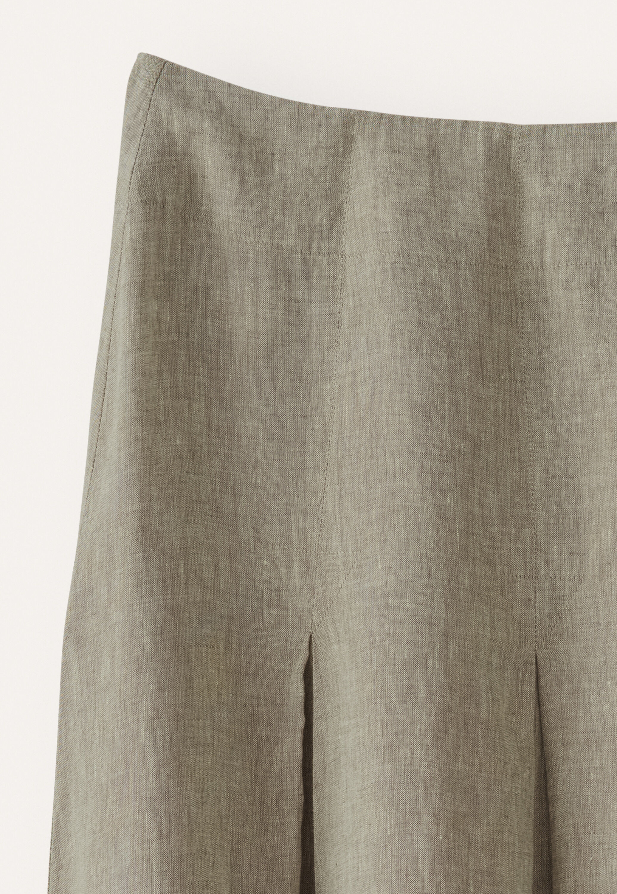 Long pleated skirt