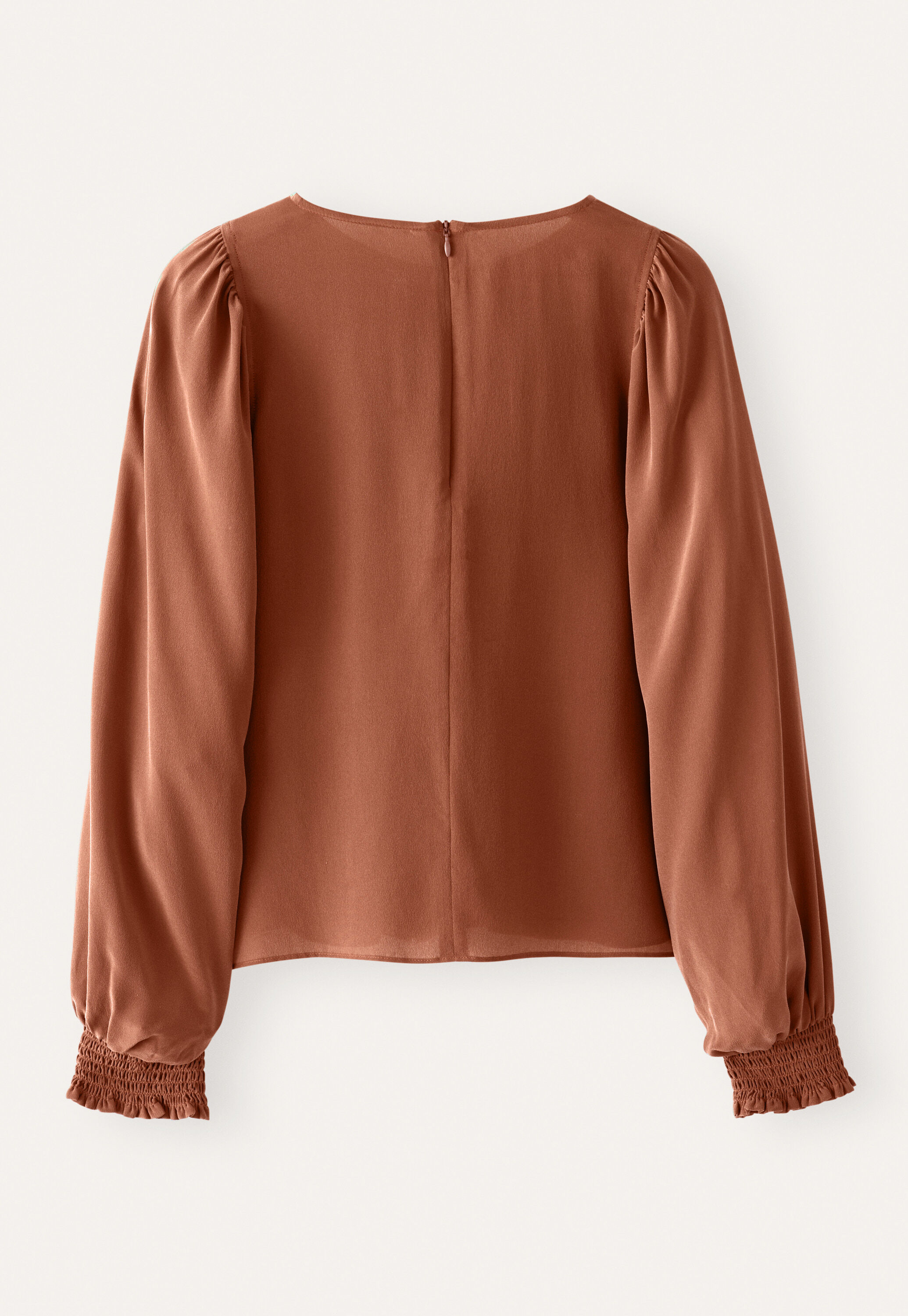 Gathered-sleeve blouse