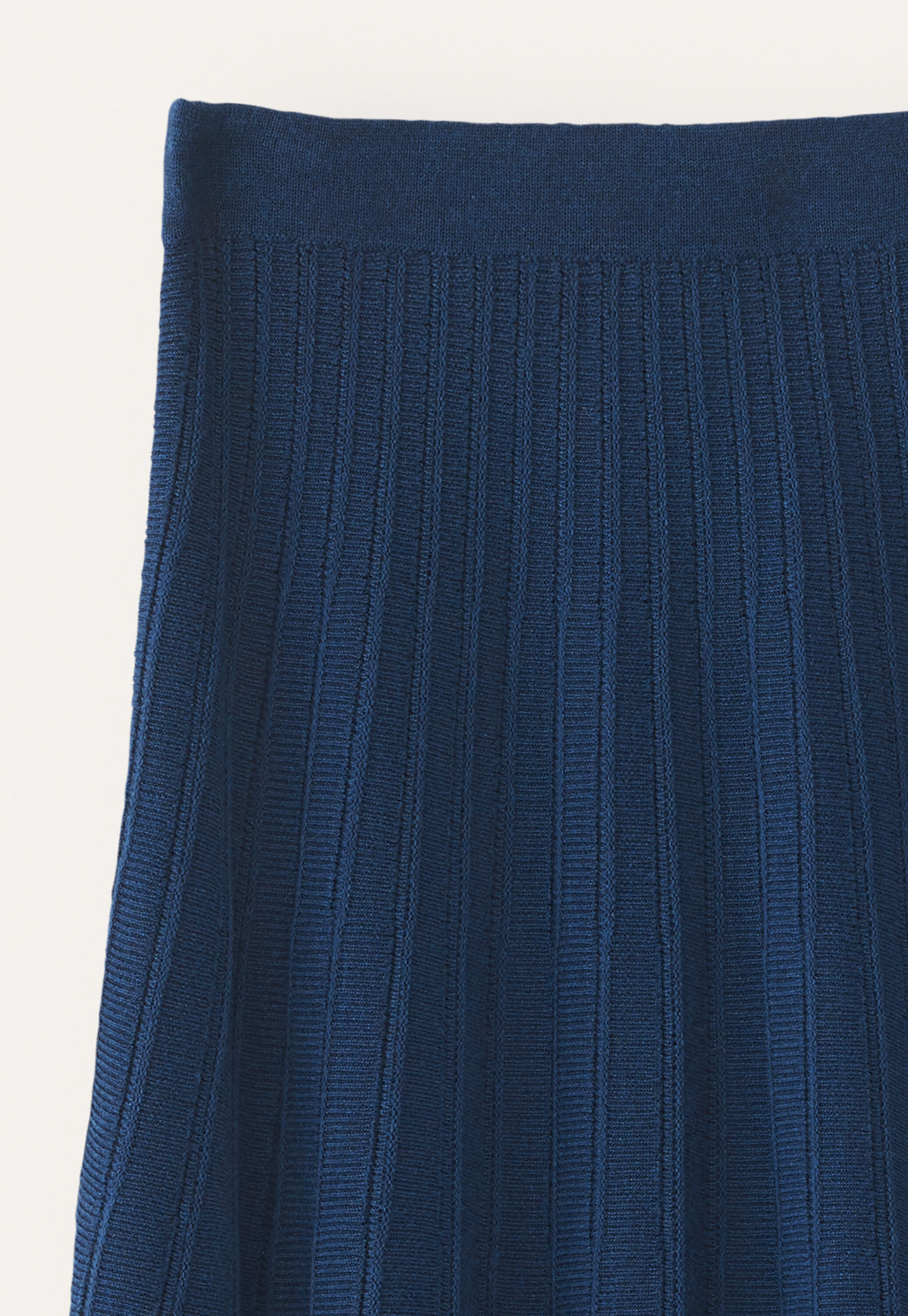 Long knitted skirt