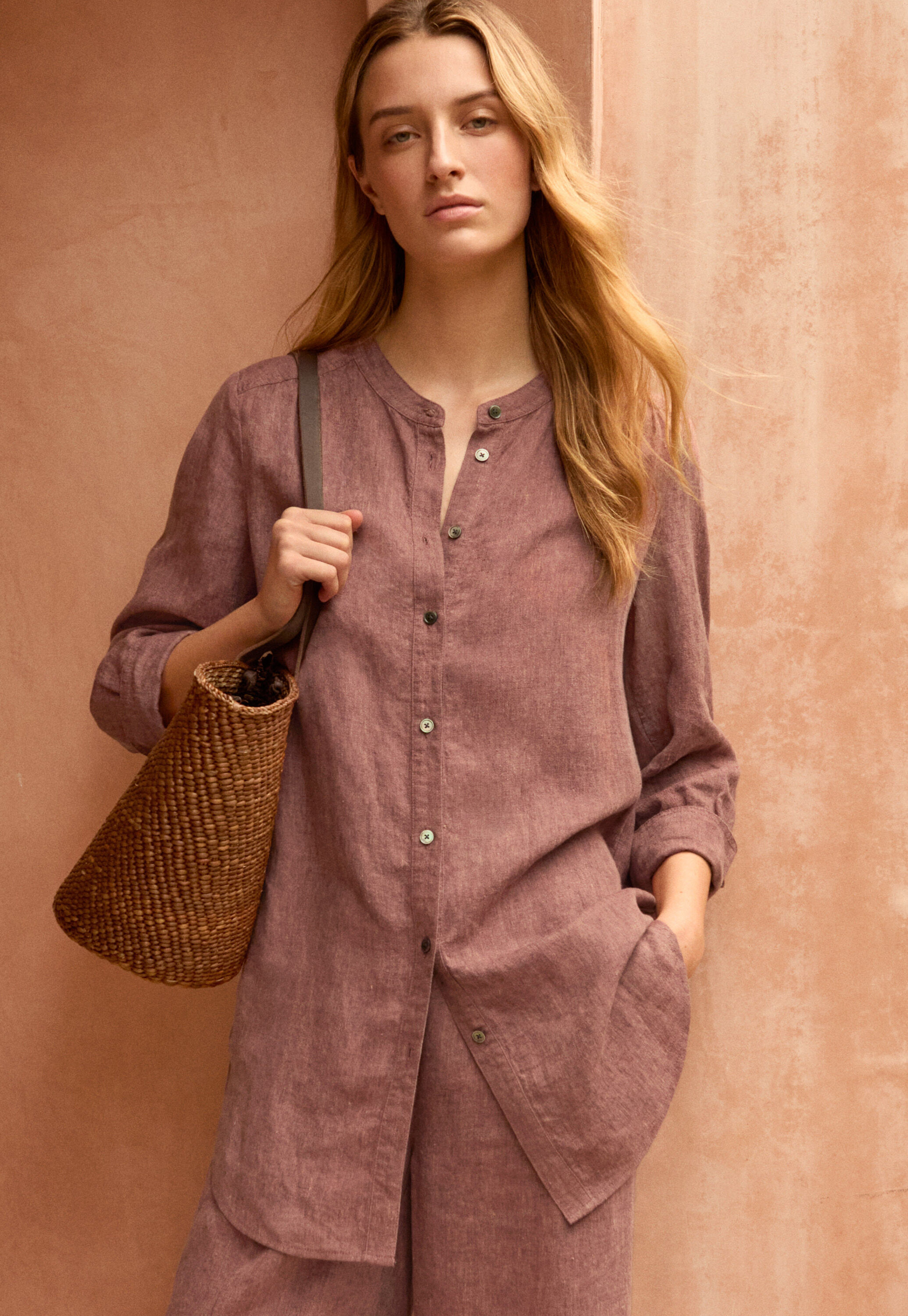 Long curved-hem shirt