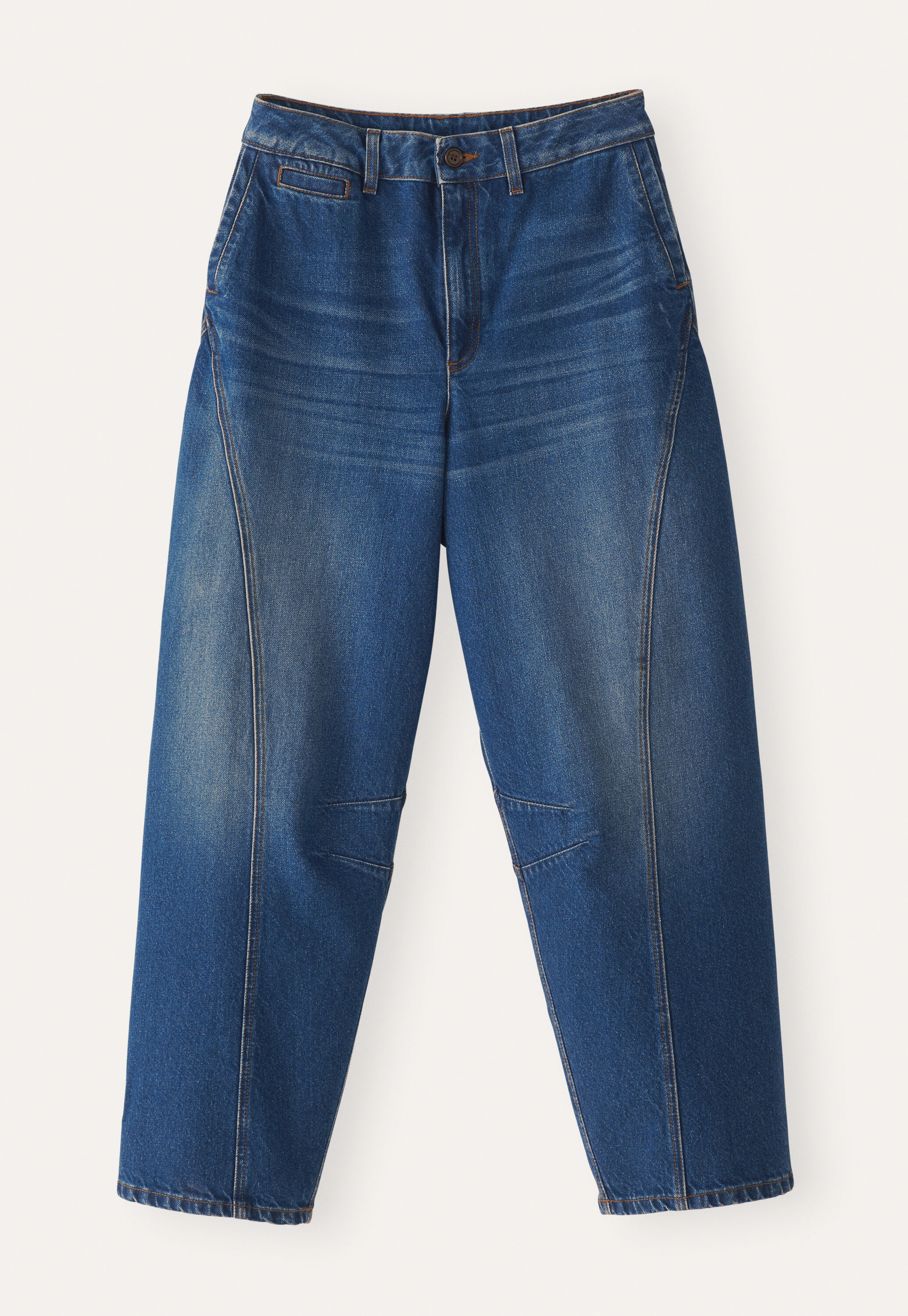 Curve-seam denim jeans