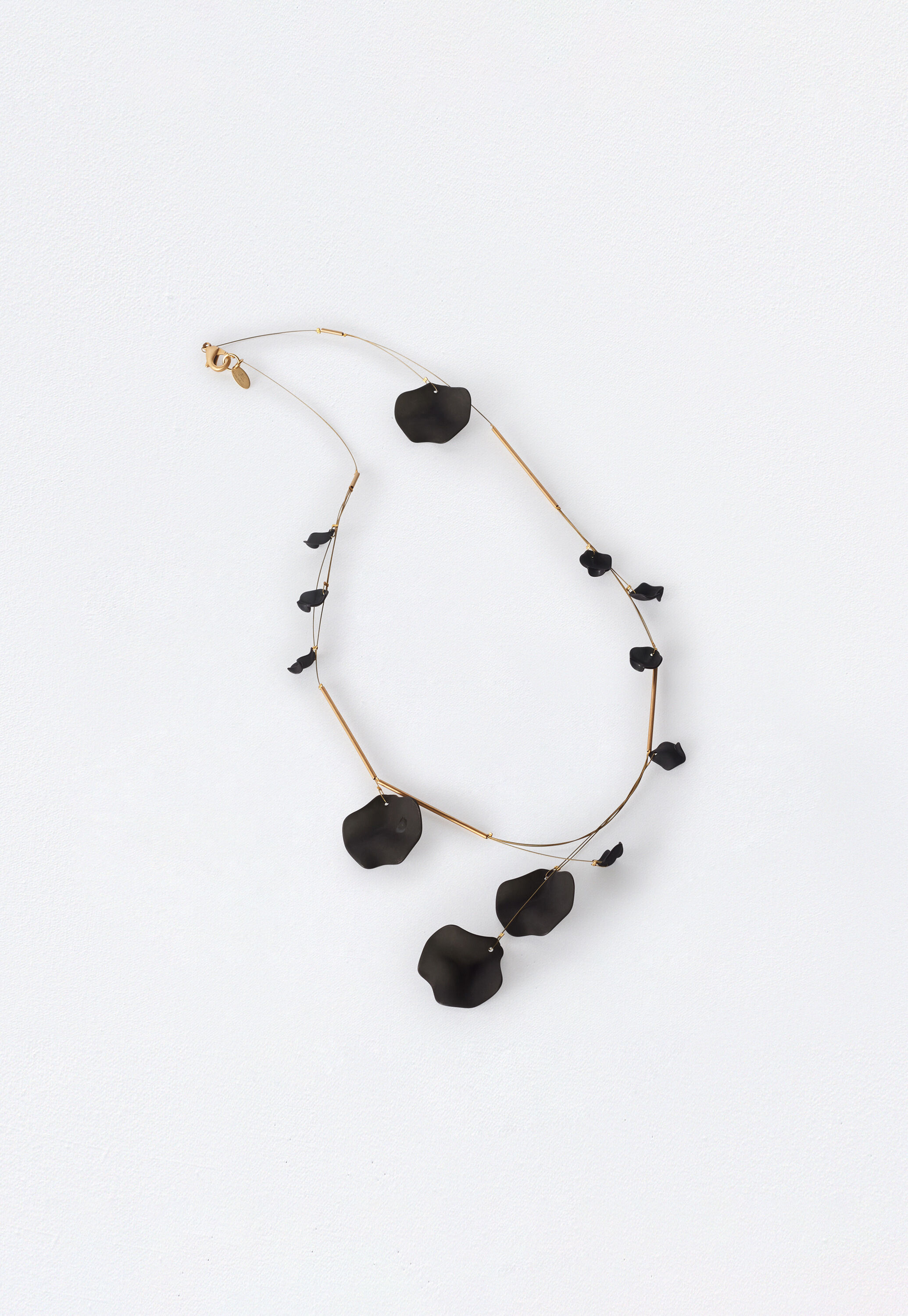 Long petal necklace