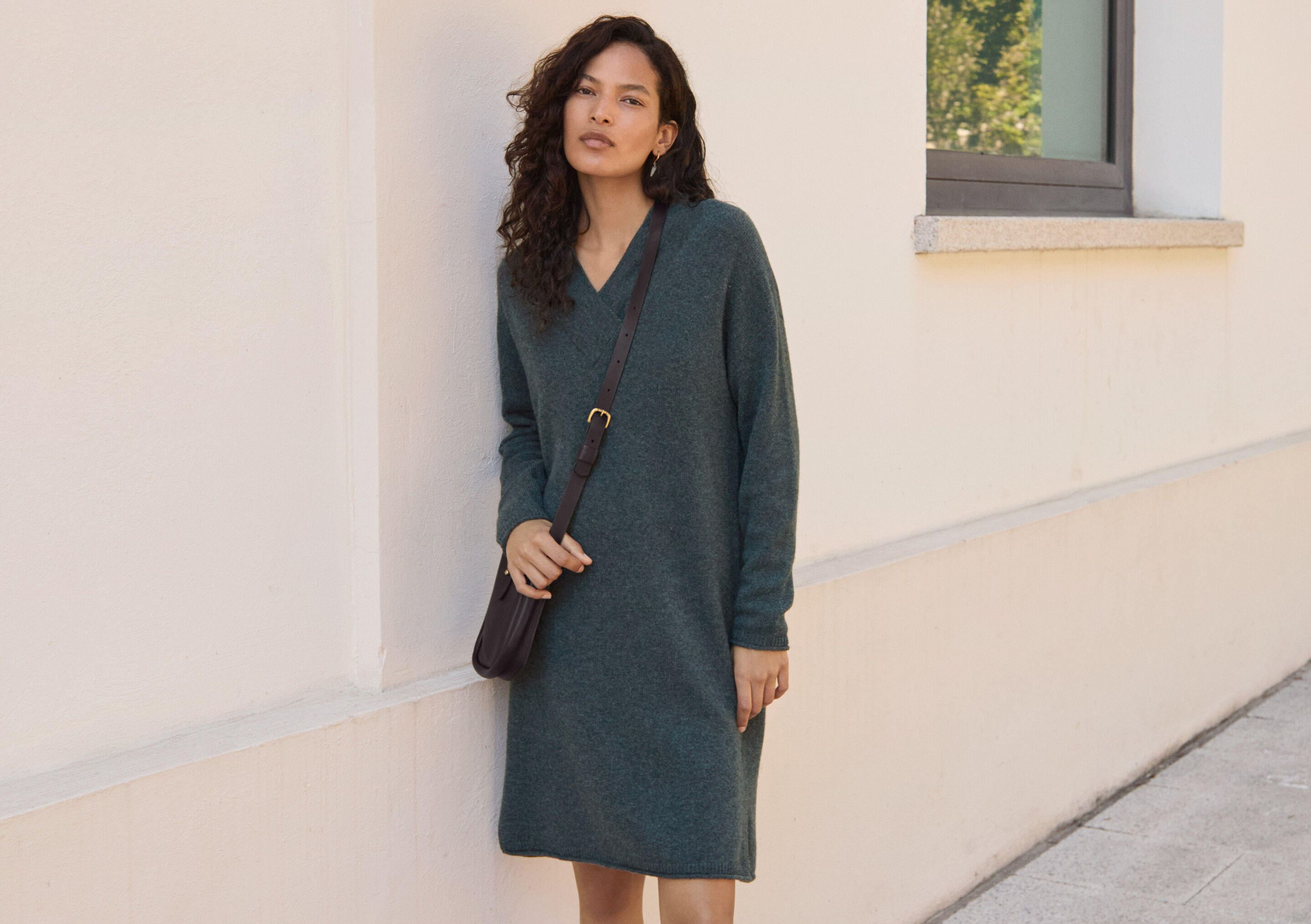 Knitted v-neck dress