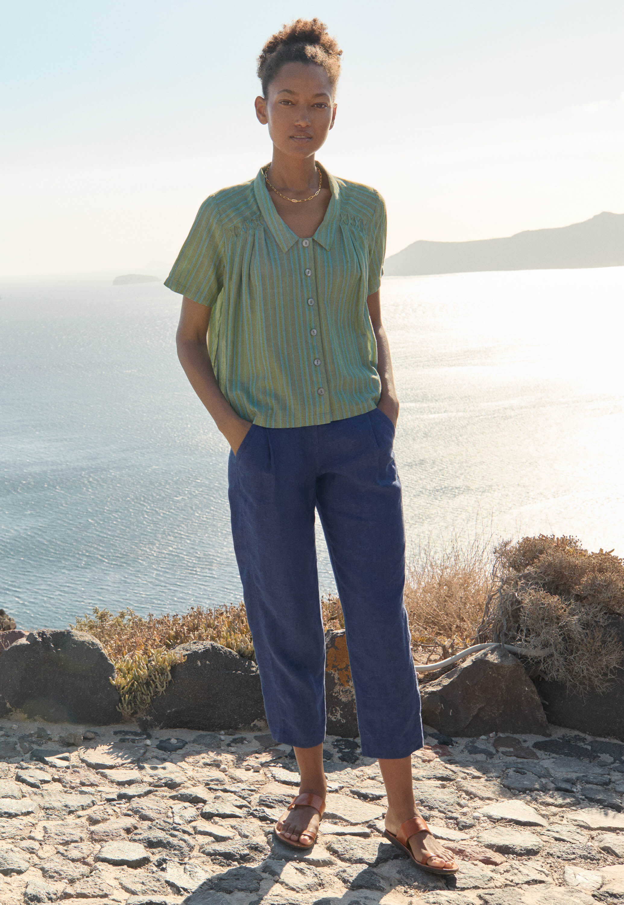 Cropped tapered trousers