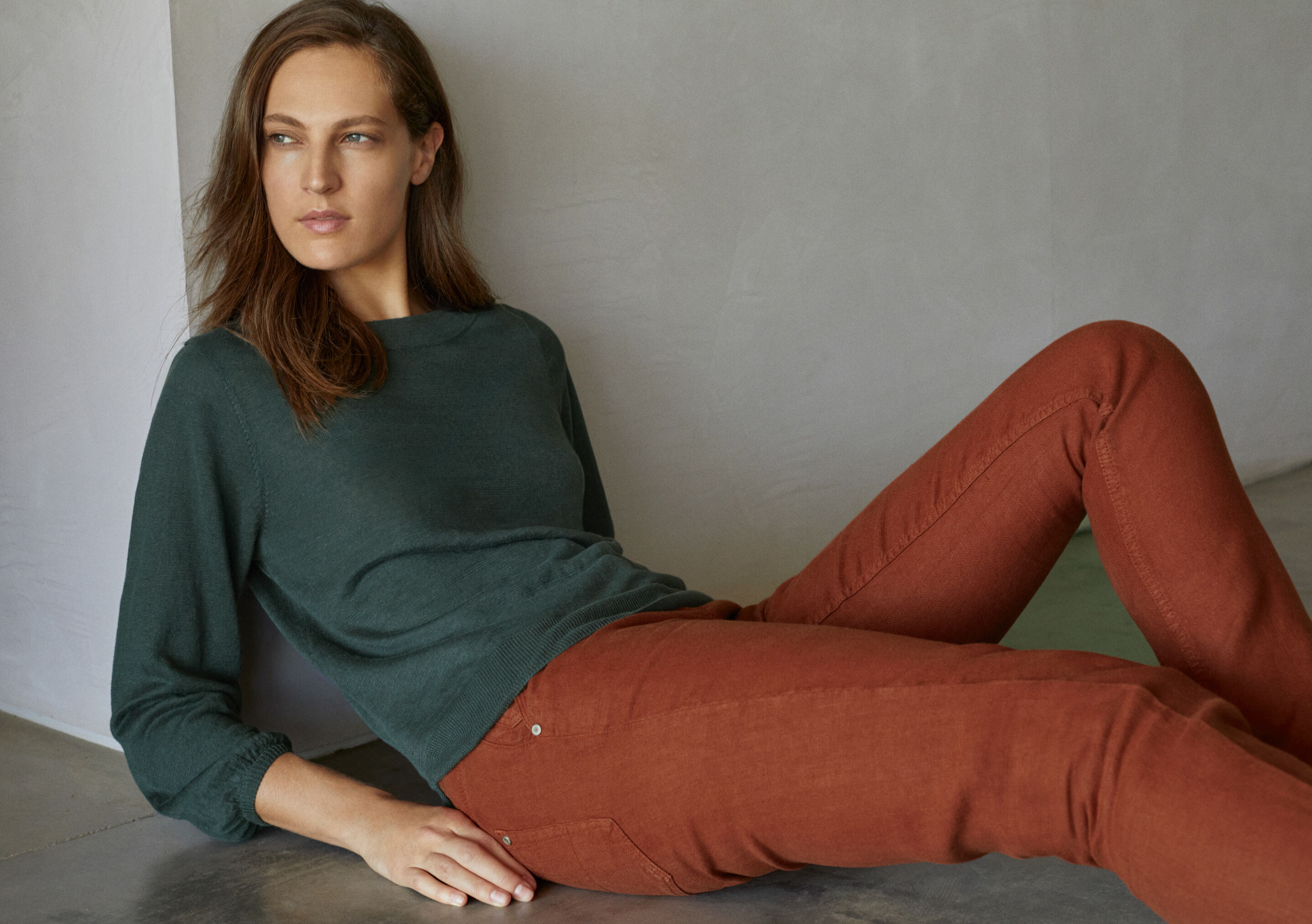 Straight-leg jeans