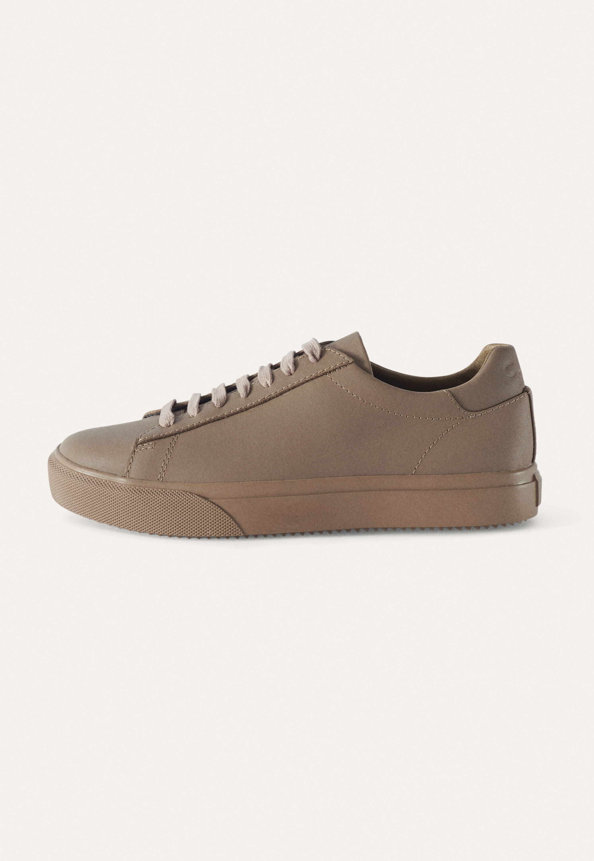 Lace-up trainers