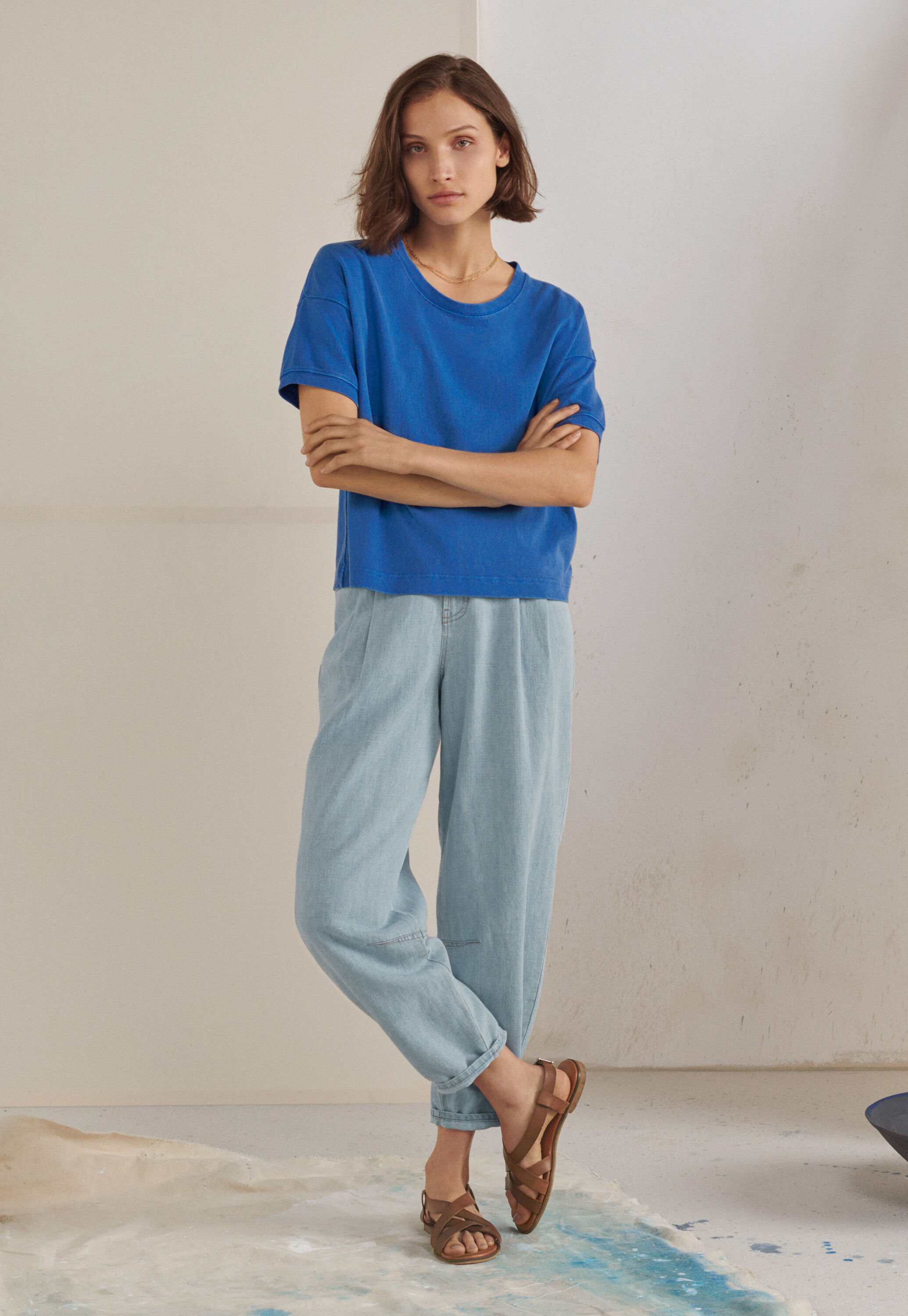 Indigo-dyed trousers
